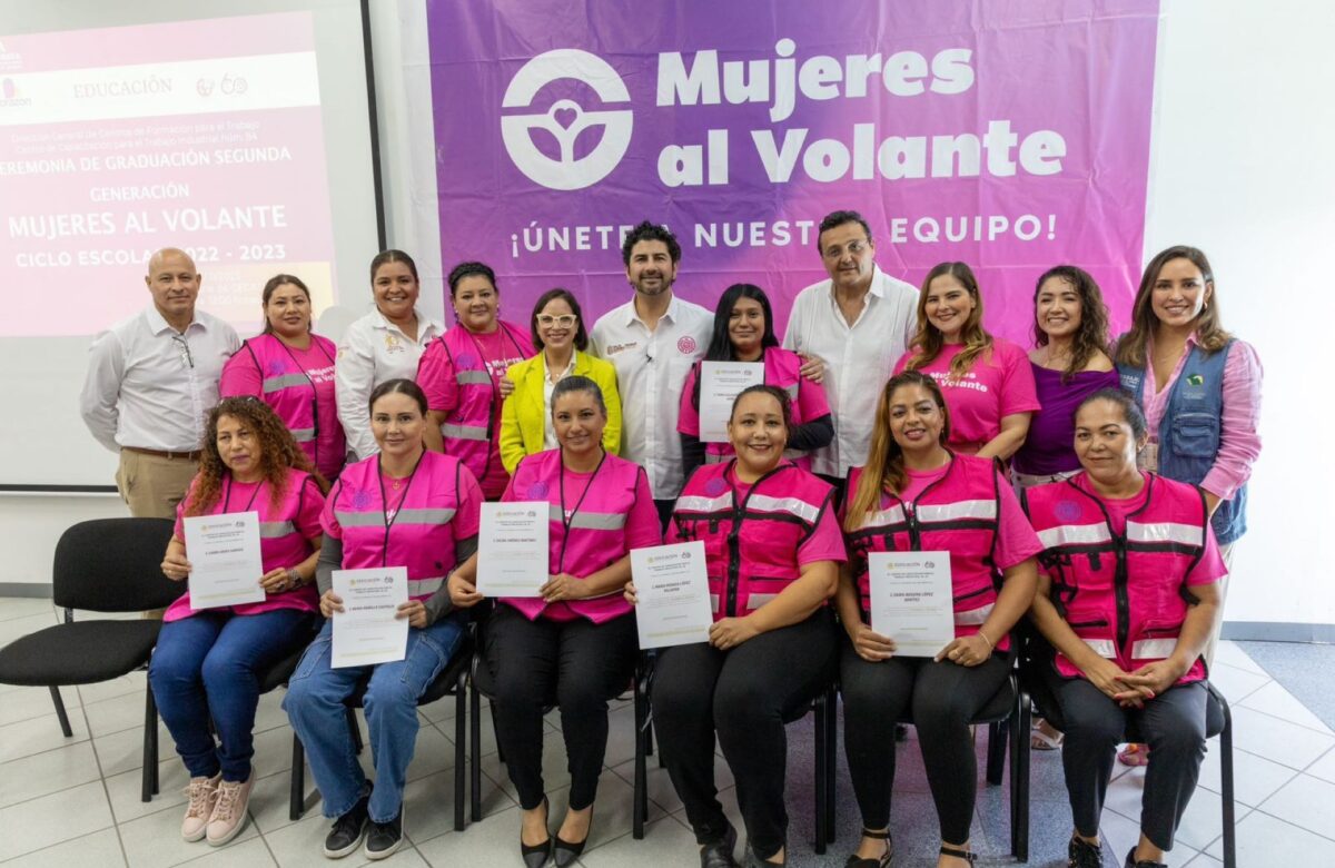 Egresa segunda generación de “Mujeres al Volante”