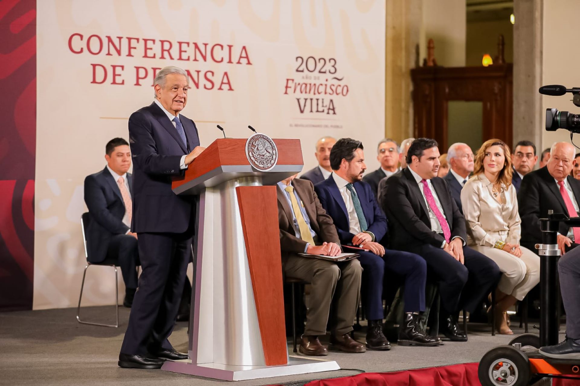 Realizan Andrés Manuel López Obrador y Marina del Pilar acuerdo histórico por la salud en BC