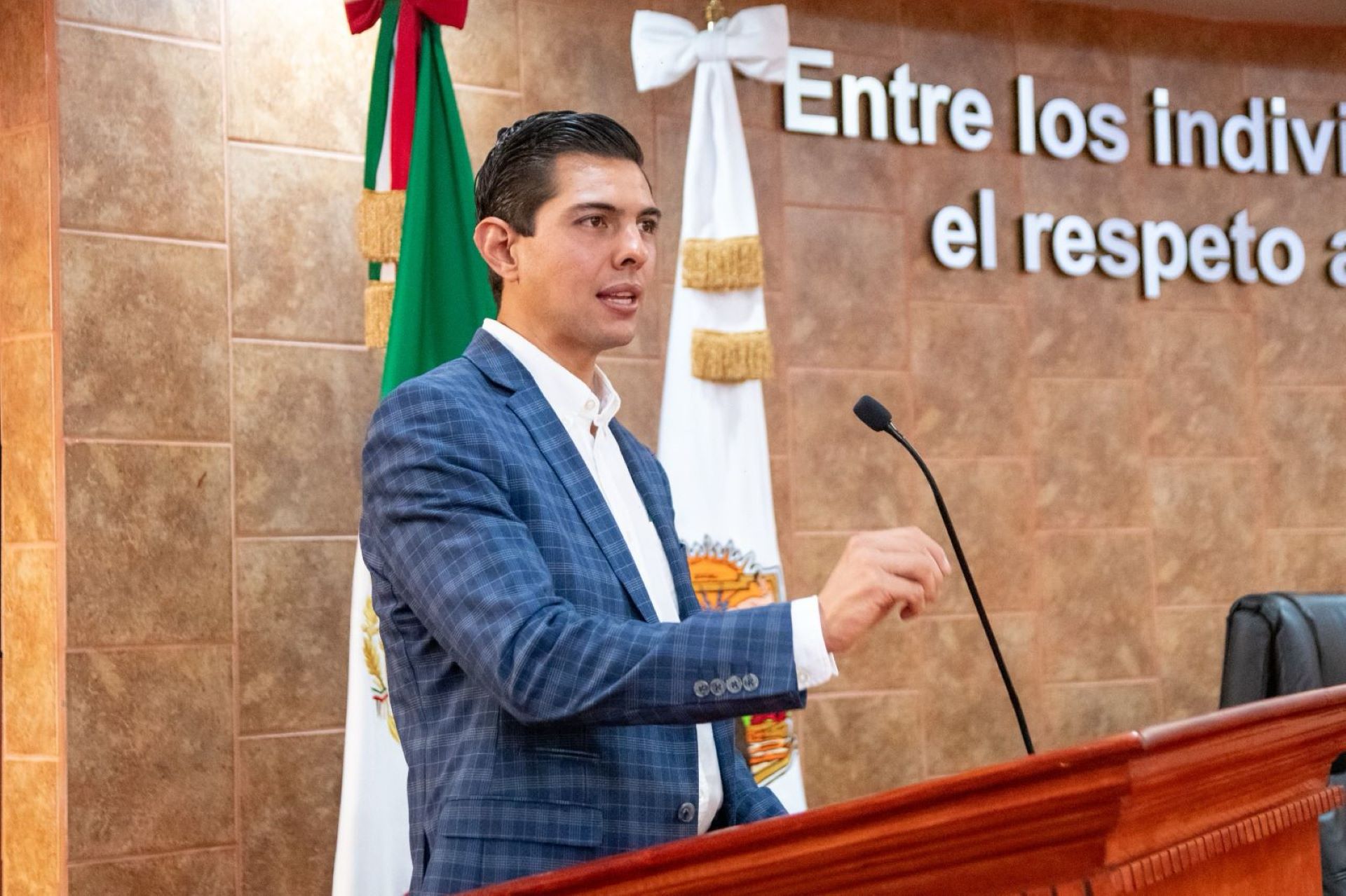 Entrega Román Cota trabajo legislativo cercano a la gente