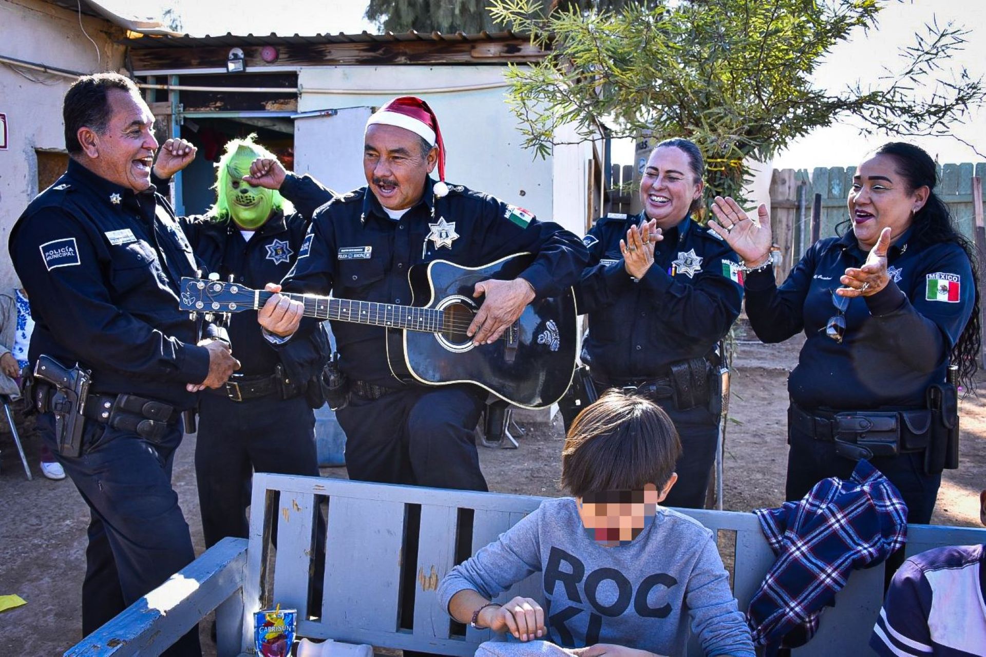 Música, regalos y diversión navideña; DSPM realiza posada a beneficio de Casa Hogar