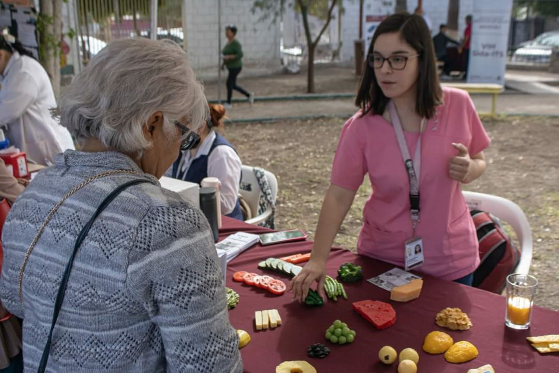 Recomienda JSSM llevar una alimentación balanceada y actividad física como hábitos saludables