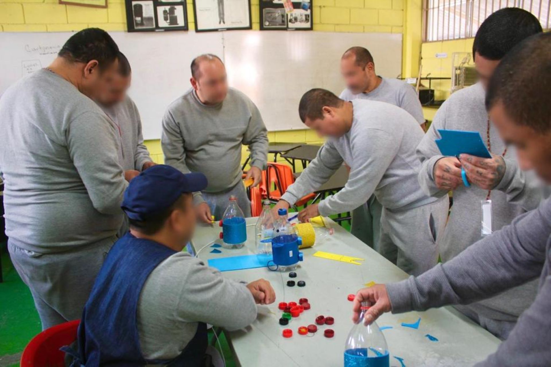 Promueve Cesispe taller artesanal para fomentar el autoempleo en el Centro Penitenciario de Mexicali