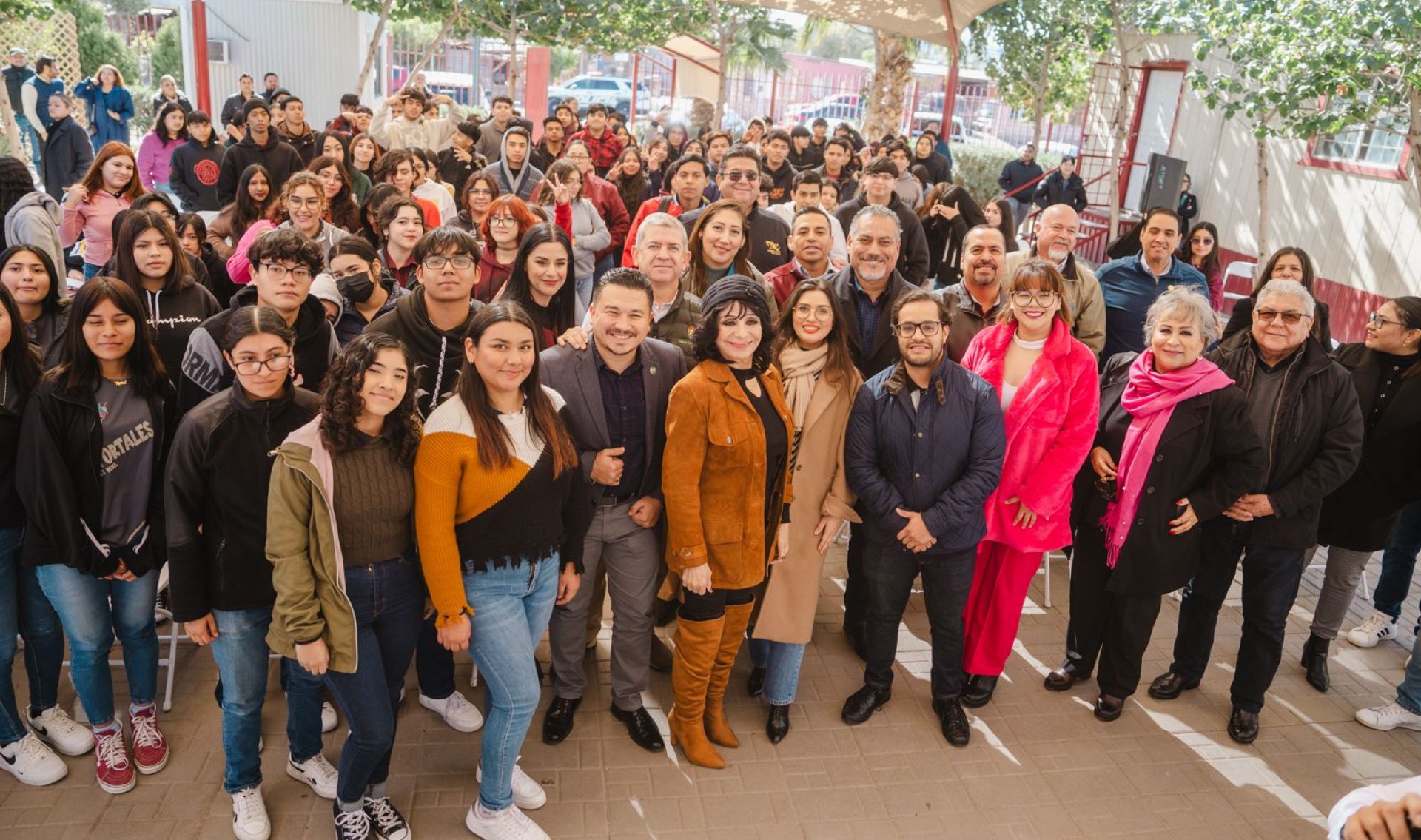 Norma Bustamante dialoga con jóvenes de Cecyte Plantel Portales