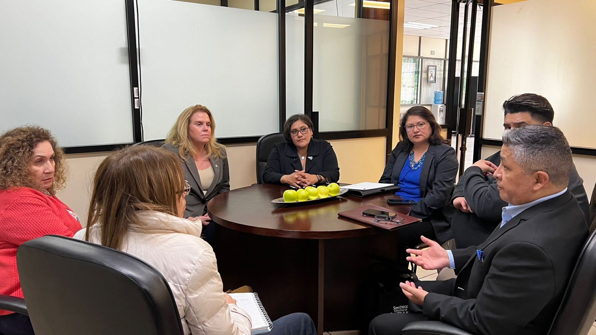 Recibe Conalep BC a autoridades educativas de Colegios Comunitarios de California