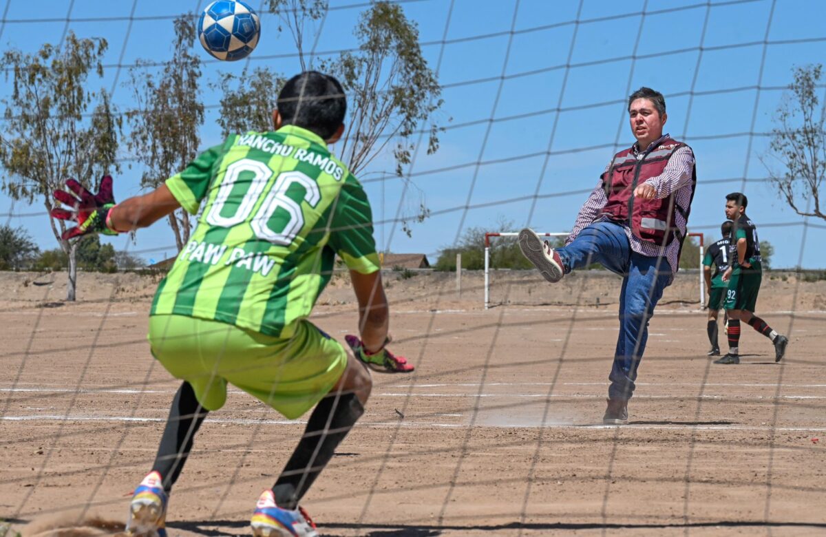Vive Armando Samaniego el calor futbolístico del Valle de Mexicali