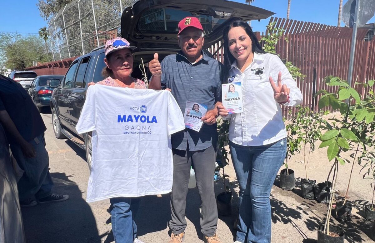 Escucha Mayola Gaona a residentes de la colonia Mexicali II