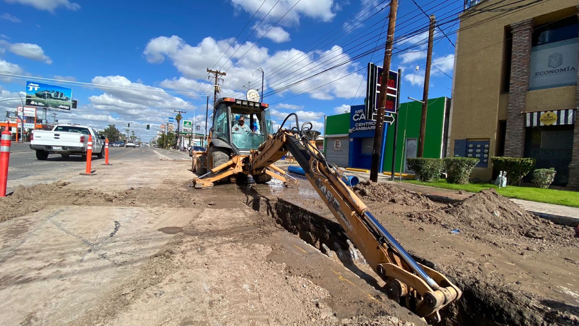 Realiza CESPM obras de mantenimiento en distribuidor vial de Mexicali