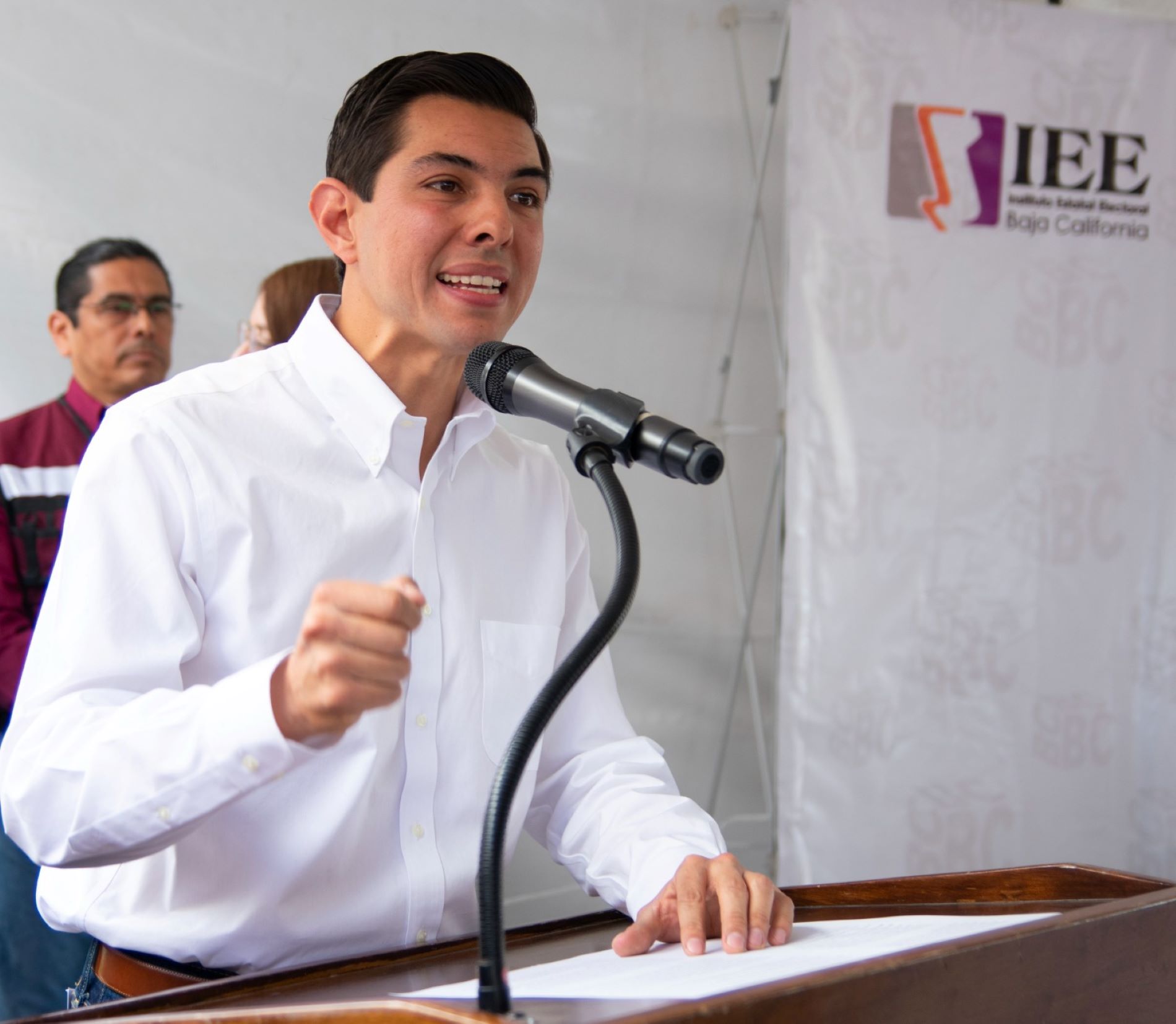 Se registra Román Cota como candidato a la presidencia municipal de Tecate