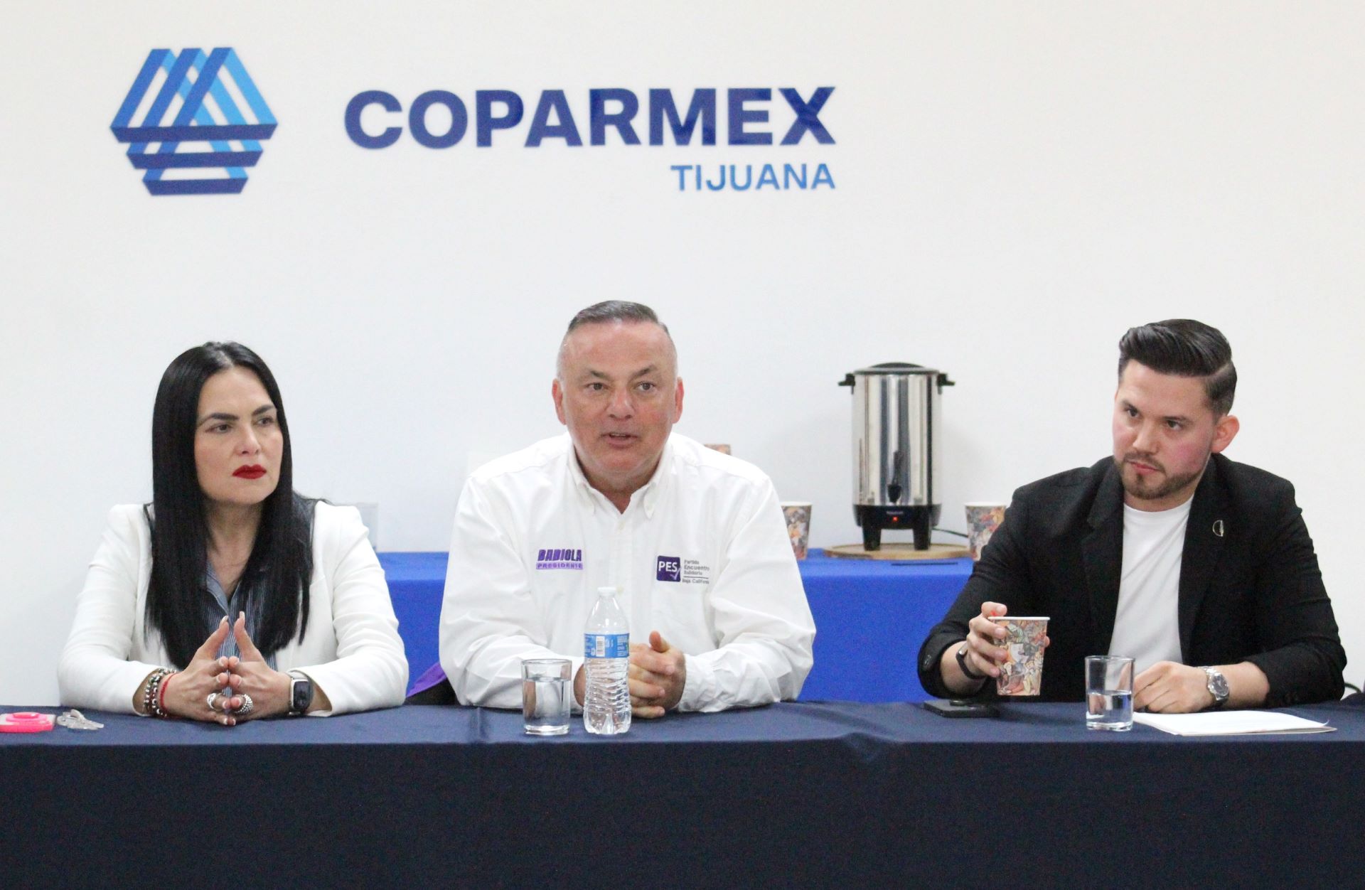 Miguel Ángel Badiola se reunió con jóvenes empresarios de Tijuana