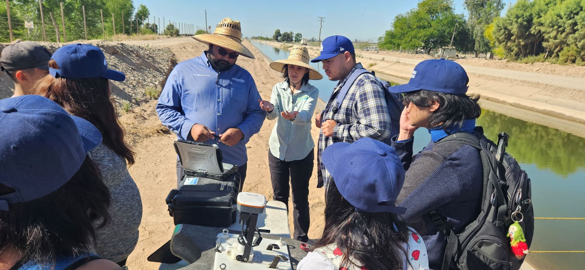 Colaboran UABC y REC en taller sobre medición de flujos en canales