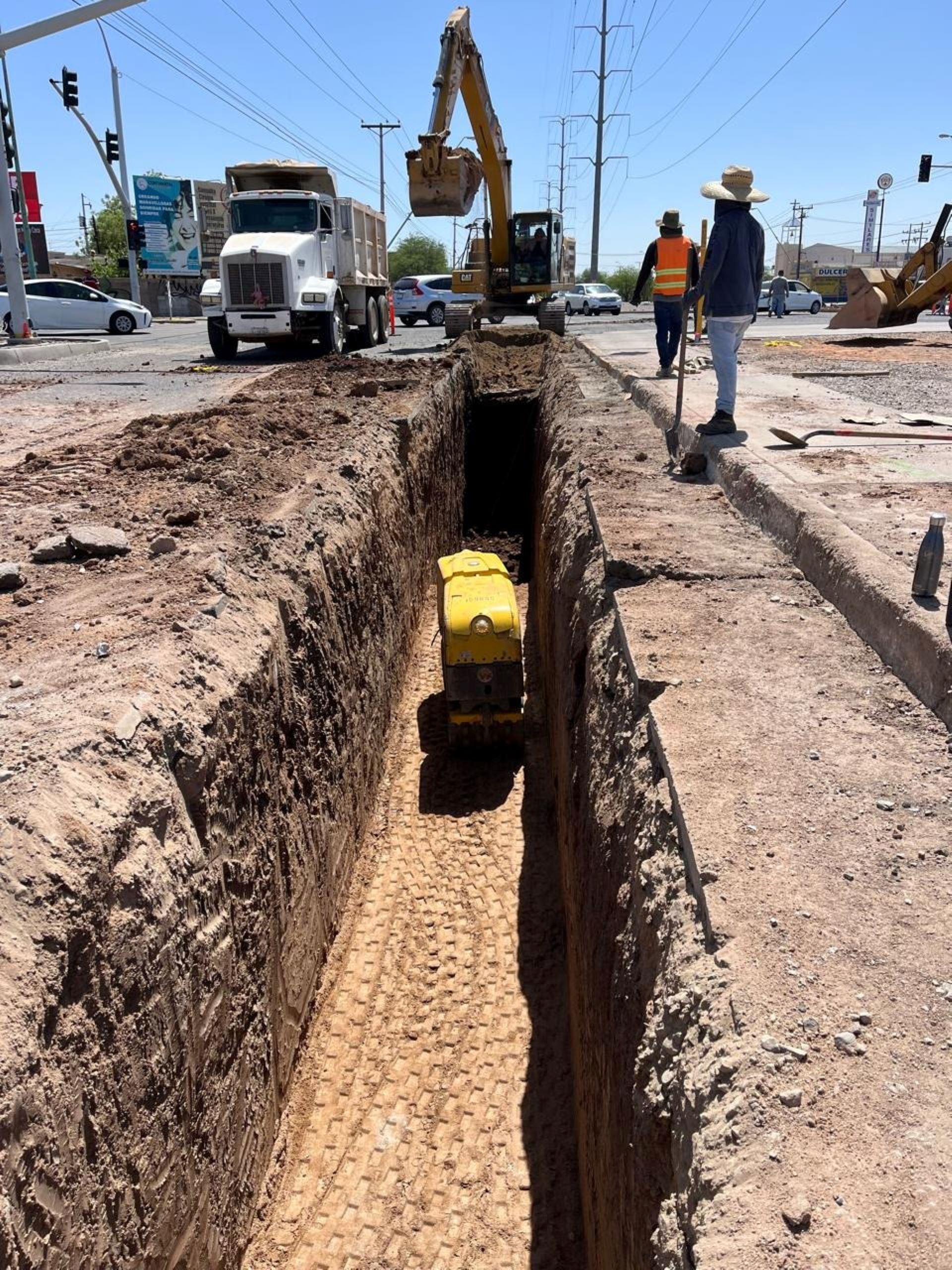 Realiza CESPM cierre temporal de vialidad por instalación de tubería del emisor voluntad de aguas negras