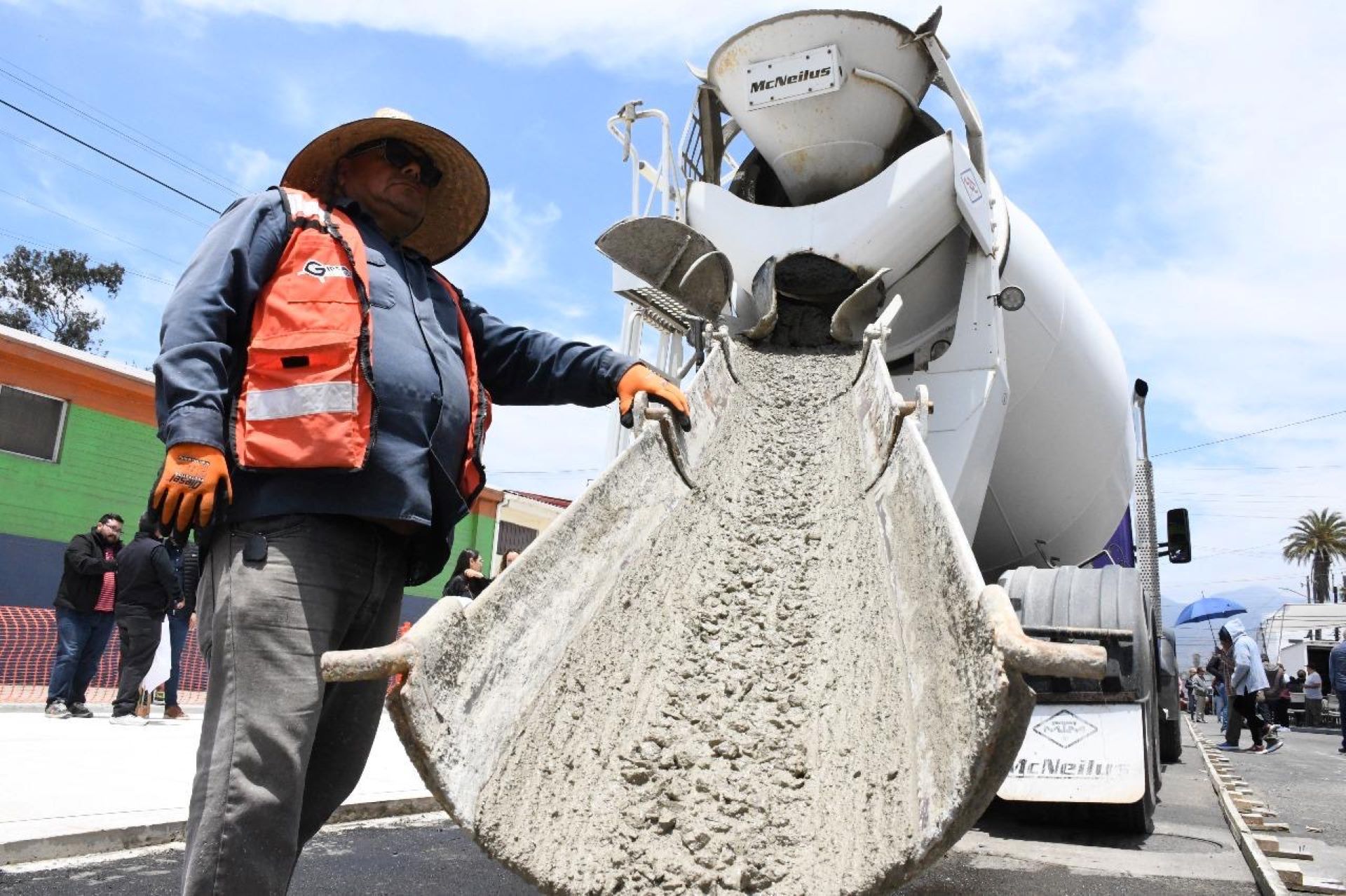 Encabeza alcalde Armando Ayala arranque de pavimentación por 3.5 MDP en Ensenada