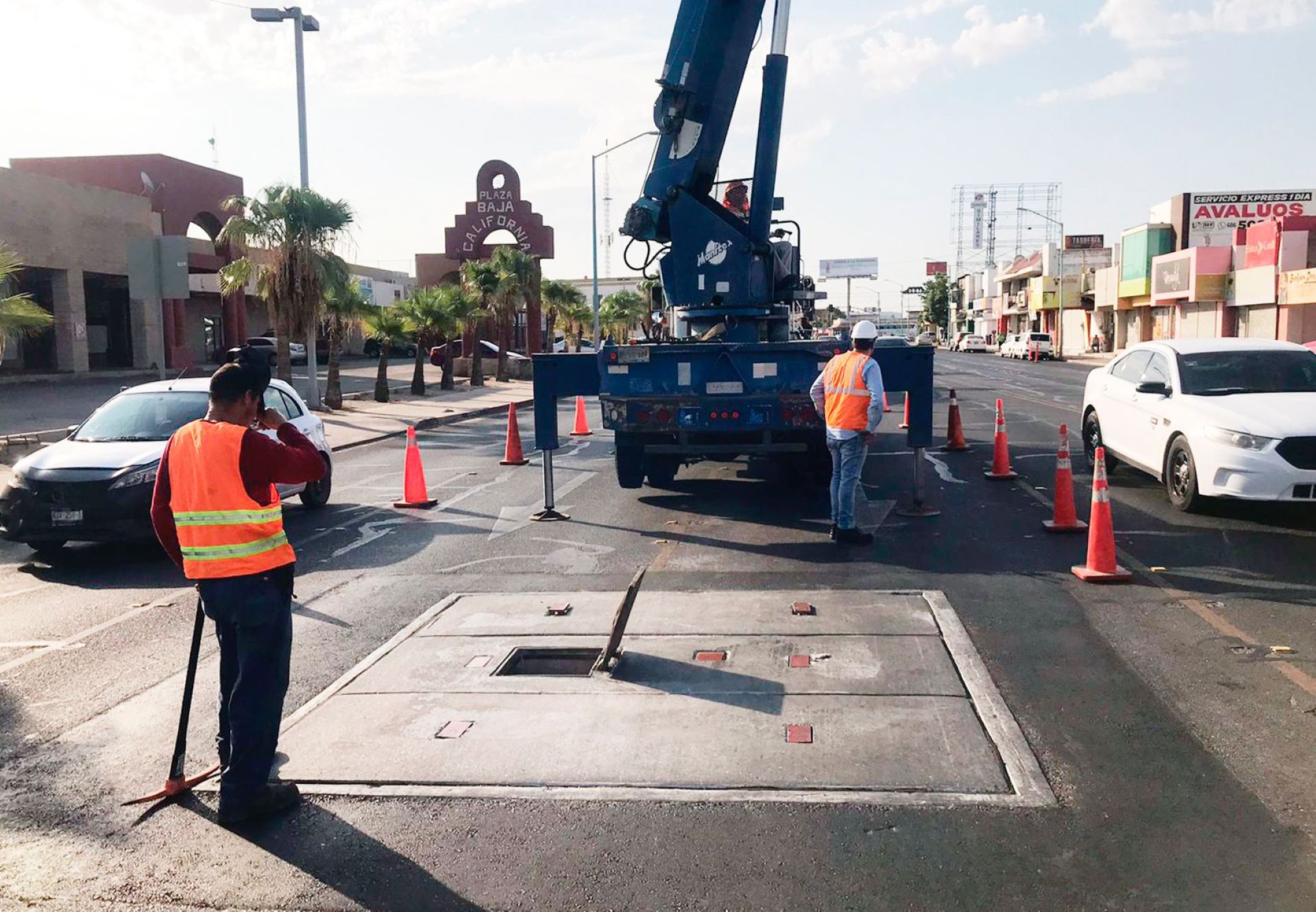 CESPM realiza mantenimiento preventivo en caja de válvulas de calzada Independencia