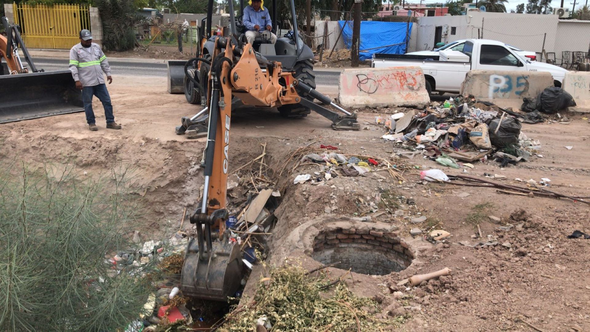 CESPM realiza labores de limpieza y mantenimiento en las líneas de drenaje sanitario de Mexicali