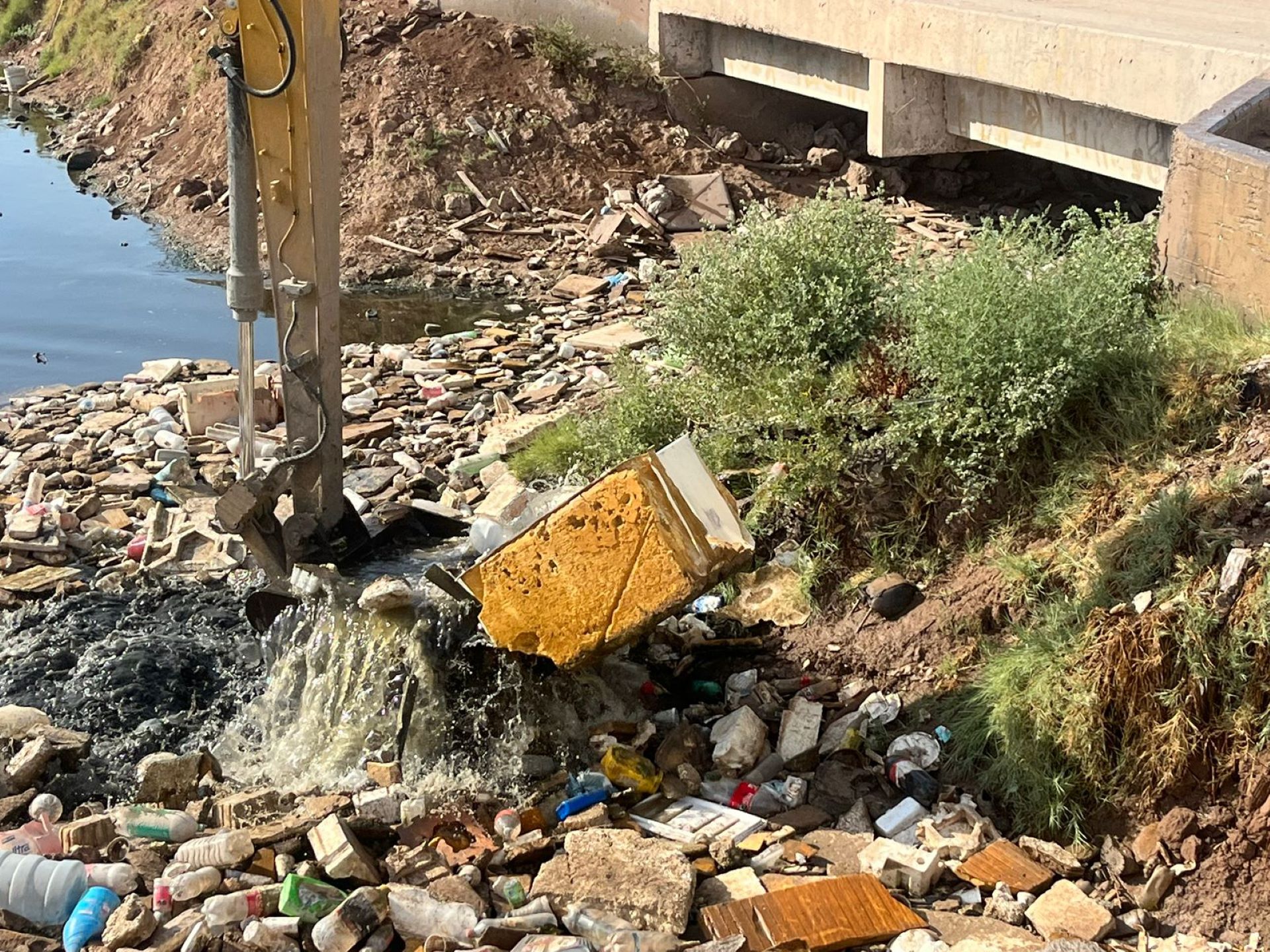 Es la basura, un enemigo de los sistemas de drenaje sanitario y pluvial de Mexicali