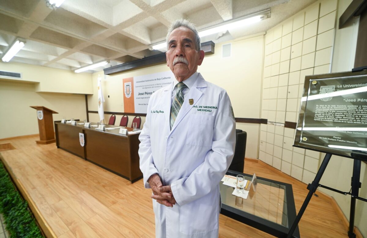 La UABC rinde homenaje al doctor José Pérez Madrigal