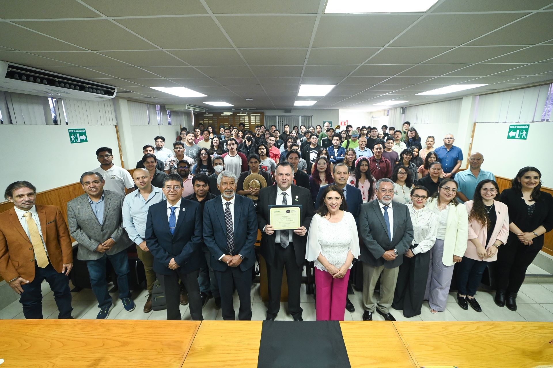 CAPEF reacreditó la calidad educativa de la licenciatura en Física de la UABC