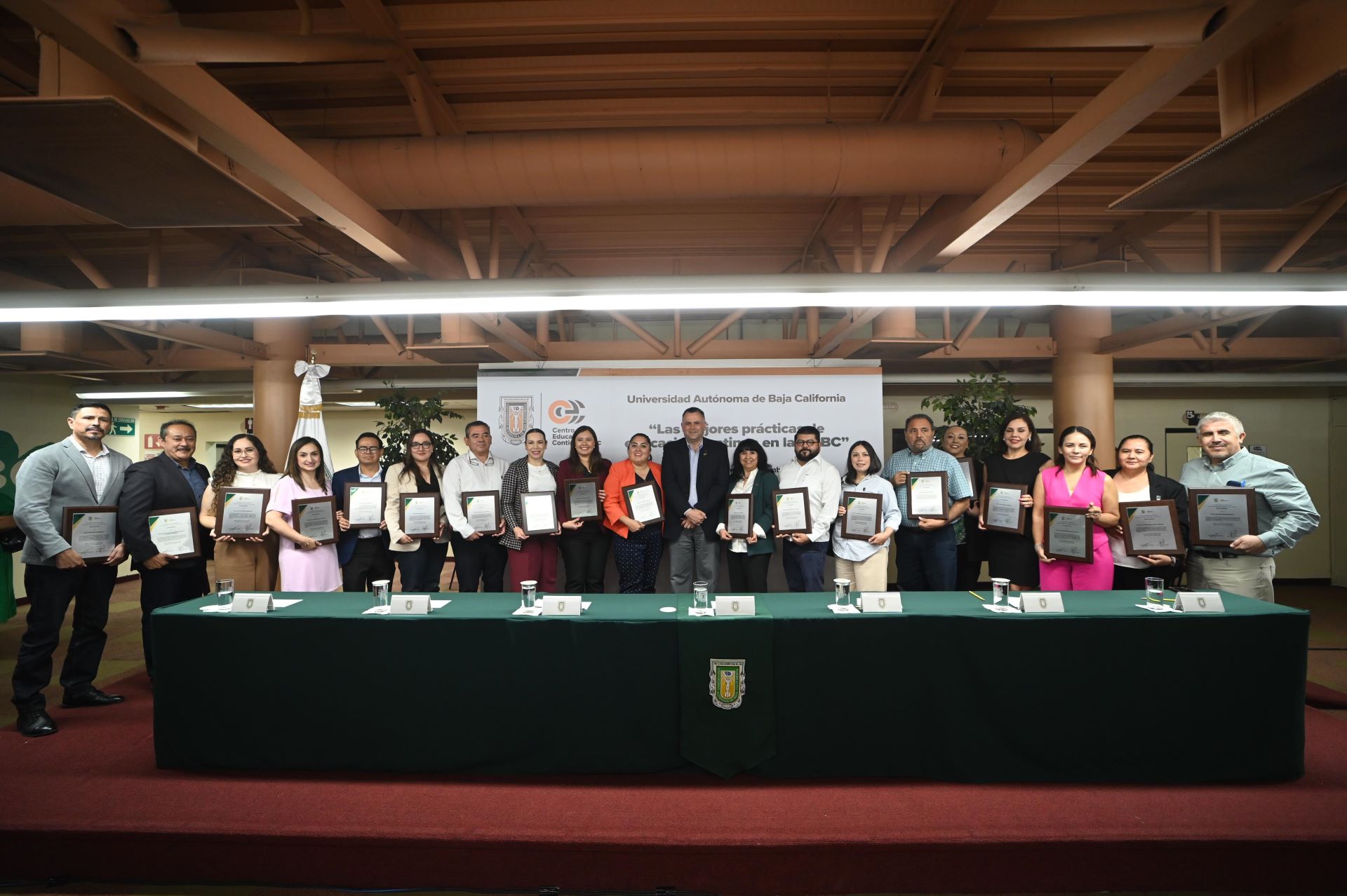 La UABC reconoció a 19 unidades académicas por sus mejores prácticas en educación continua