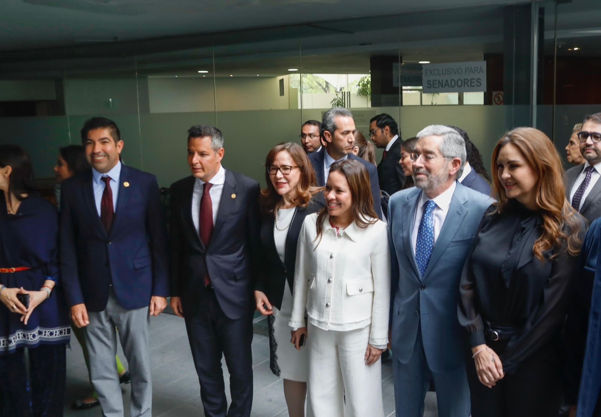 Armando Ayala vota a favor del fortalecimiento del salario mínimo