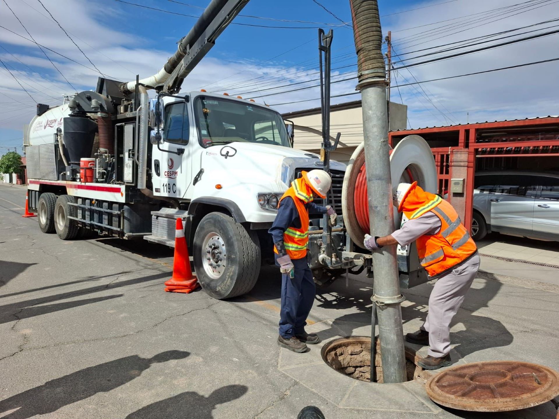 CESPM intensifica actividades en colonias de Mexicali para resolver emergencias de saneamiento