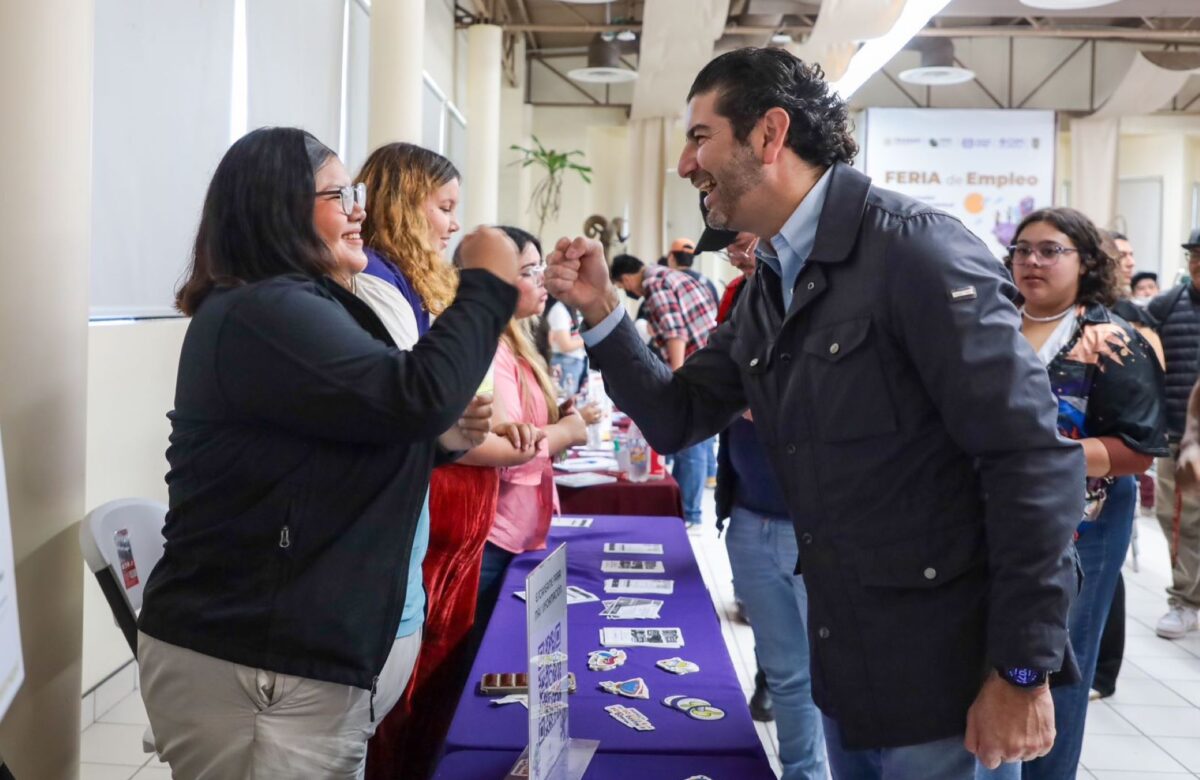 Acerca STPS vacantes a jóvenes de Tijuana