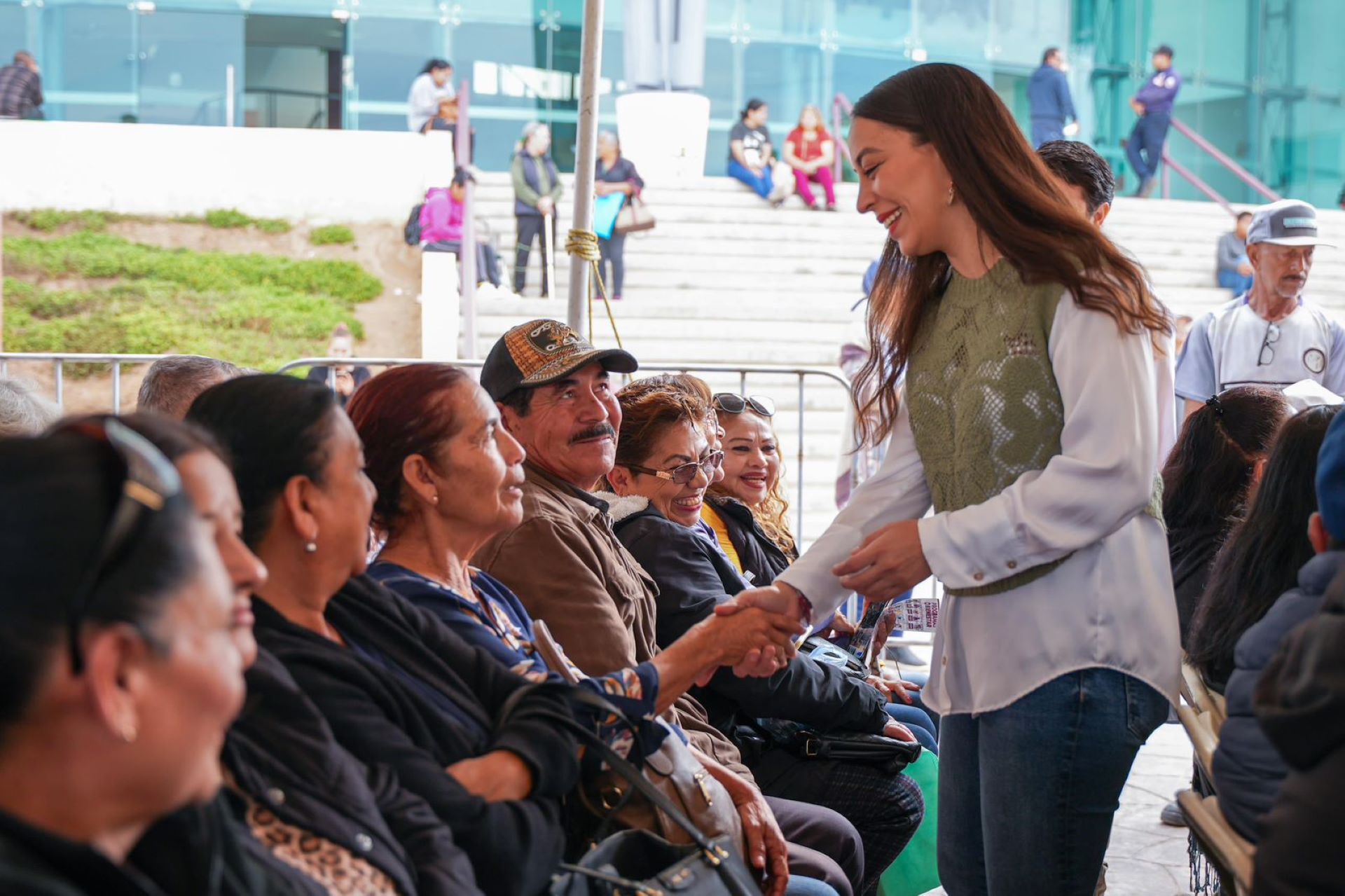 Las mujeres y adultos mayores son prioridad en este Gobierno: Julieta Ramírez