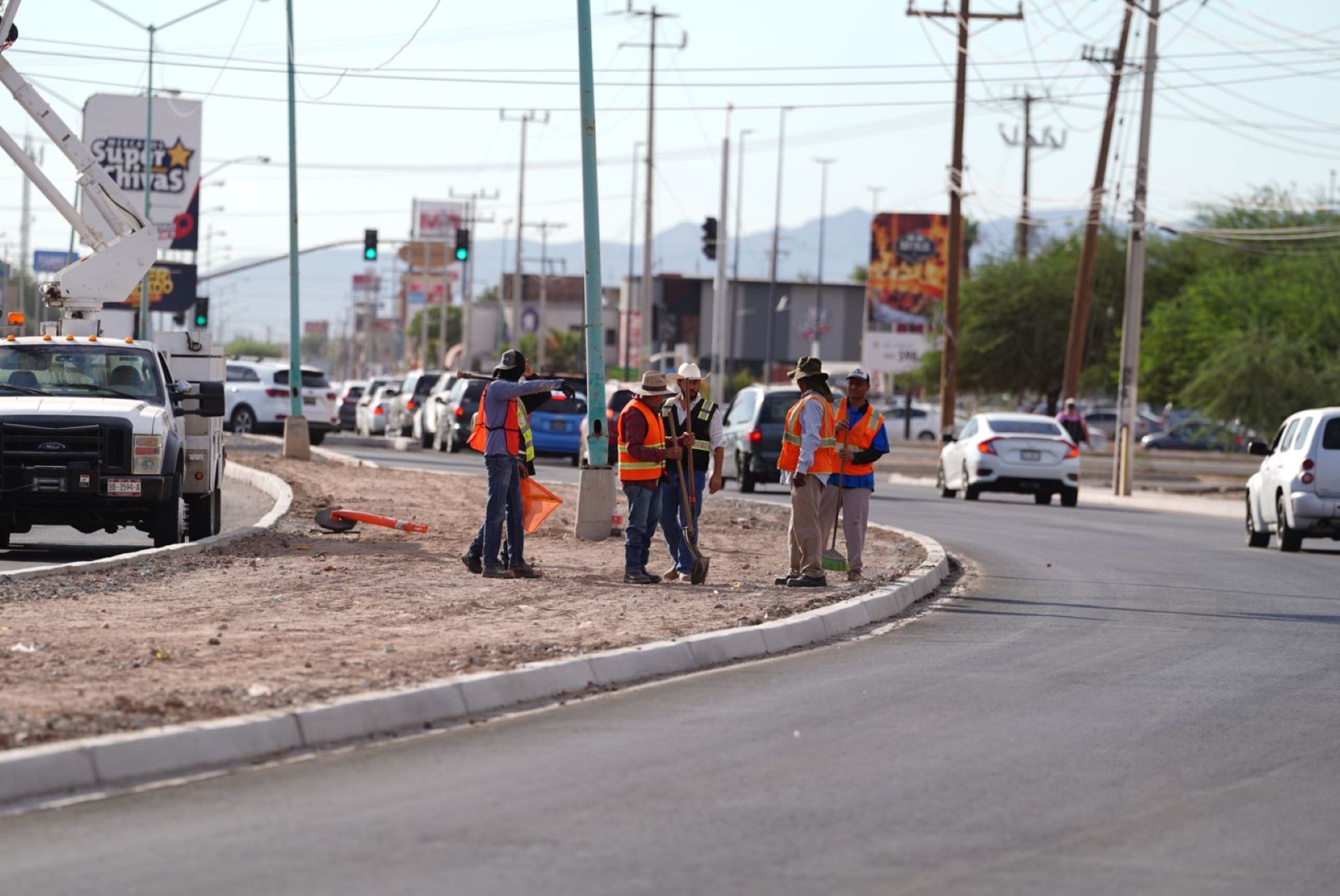 Vialidades más rápidas y seguras; Norma Bustamante supervisa la rehabilitación de Calz. Anáhuac