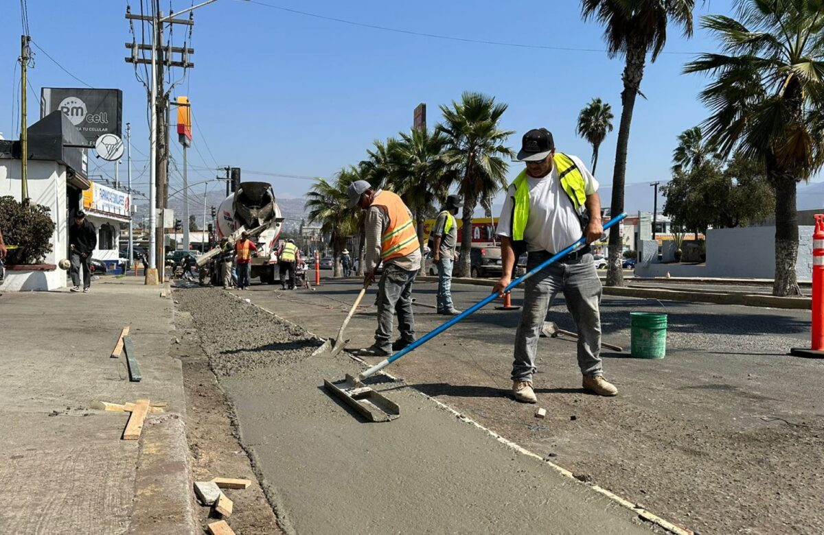 Arranca Gobierno de Ensenada pavimentación con whitetopping en la Av. Diamante