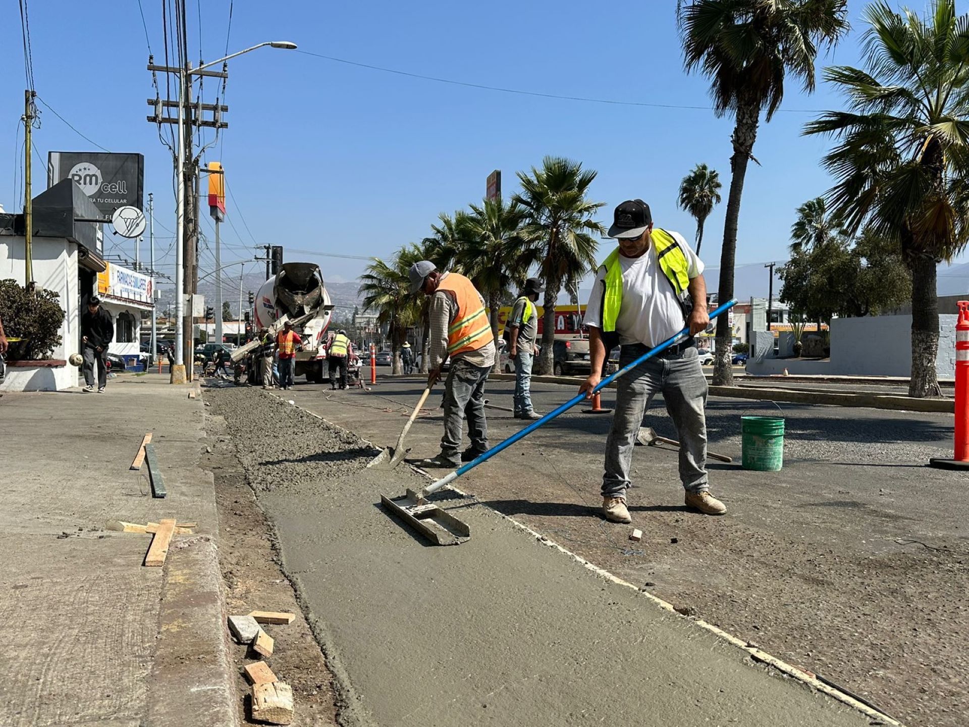 Arranca Gobierno de Ensenada pavimentación con whitetopping en la Av. Diamante