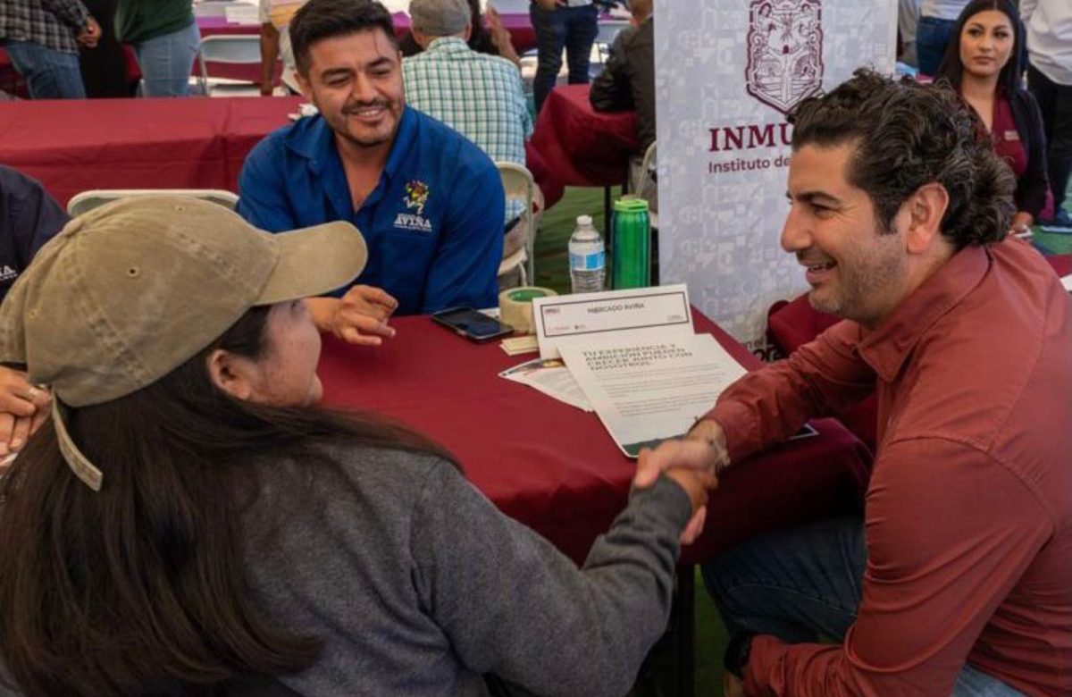 Facilitan vacantes de trabajo a estudiantes