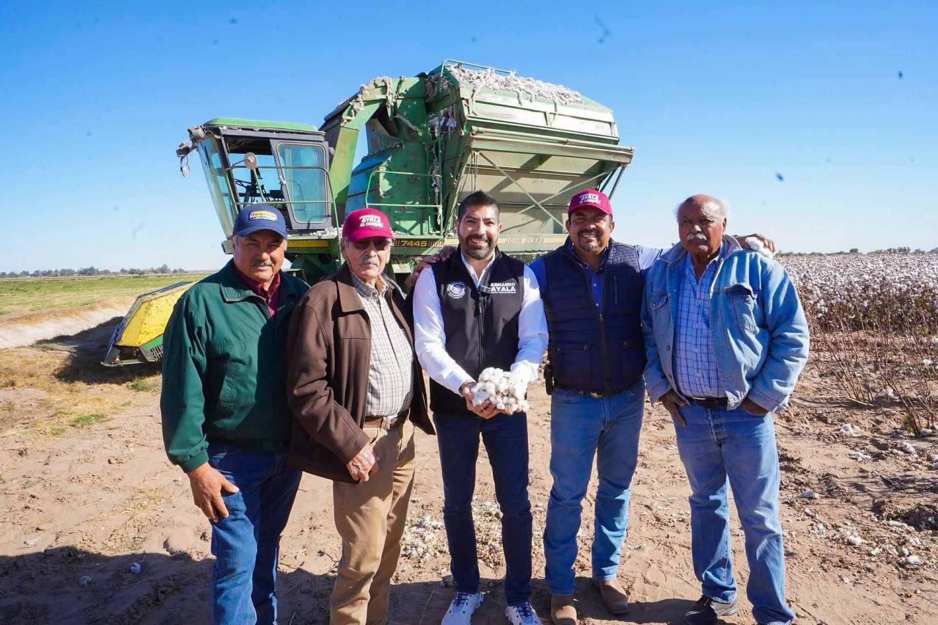 Gestionará  Armando Ayala apoyos para productores de algodón del Estado