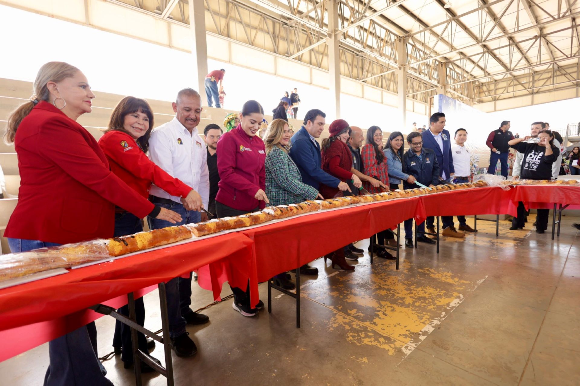 Magno festejo de Reyes: Norma Bustamante comparte alegría con familias cachanillas