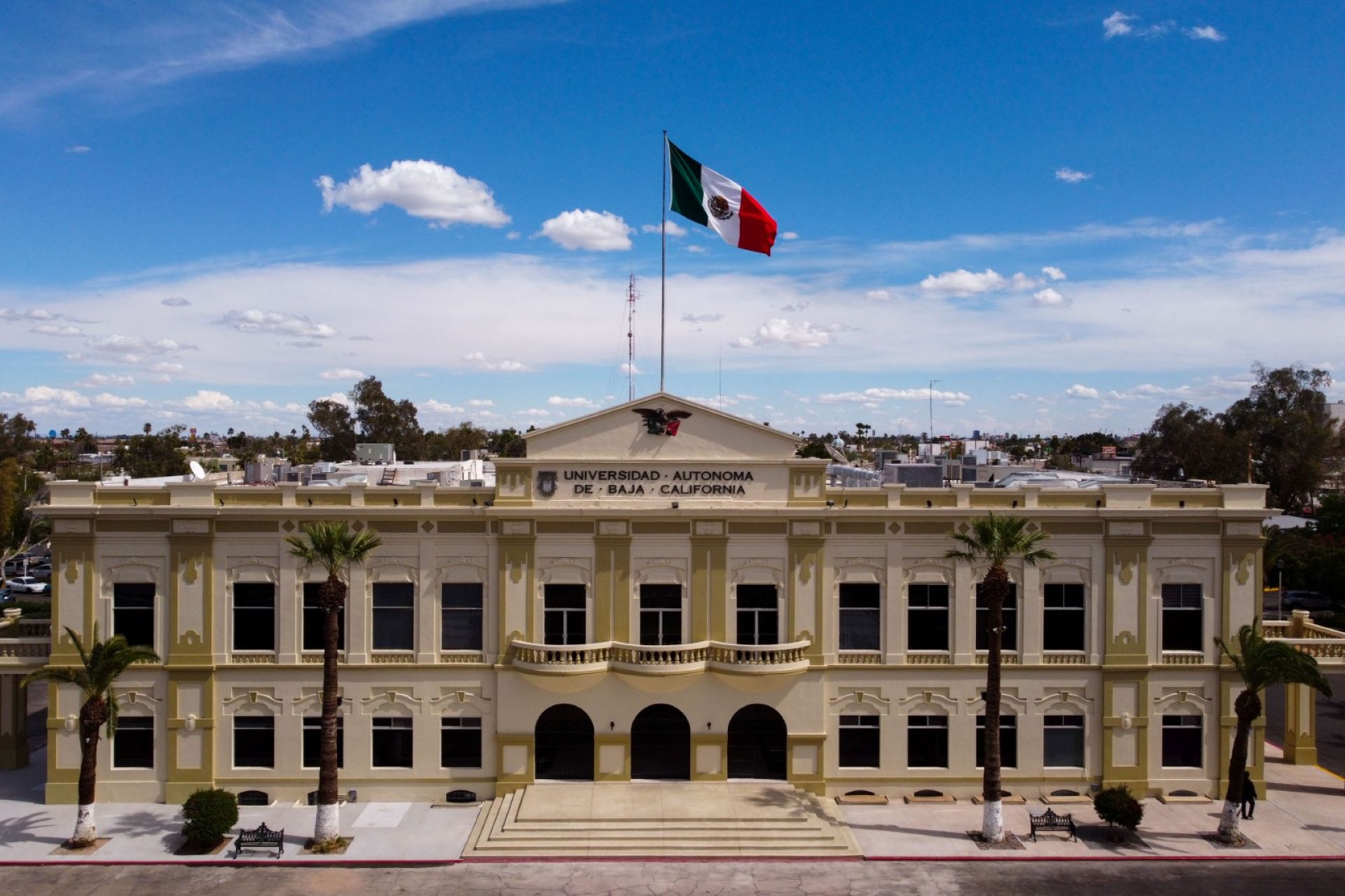 La UABC ofrece becas para pagar inscripción y reinscripción