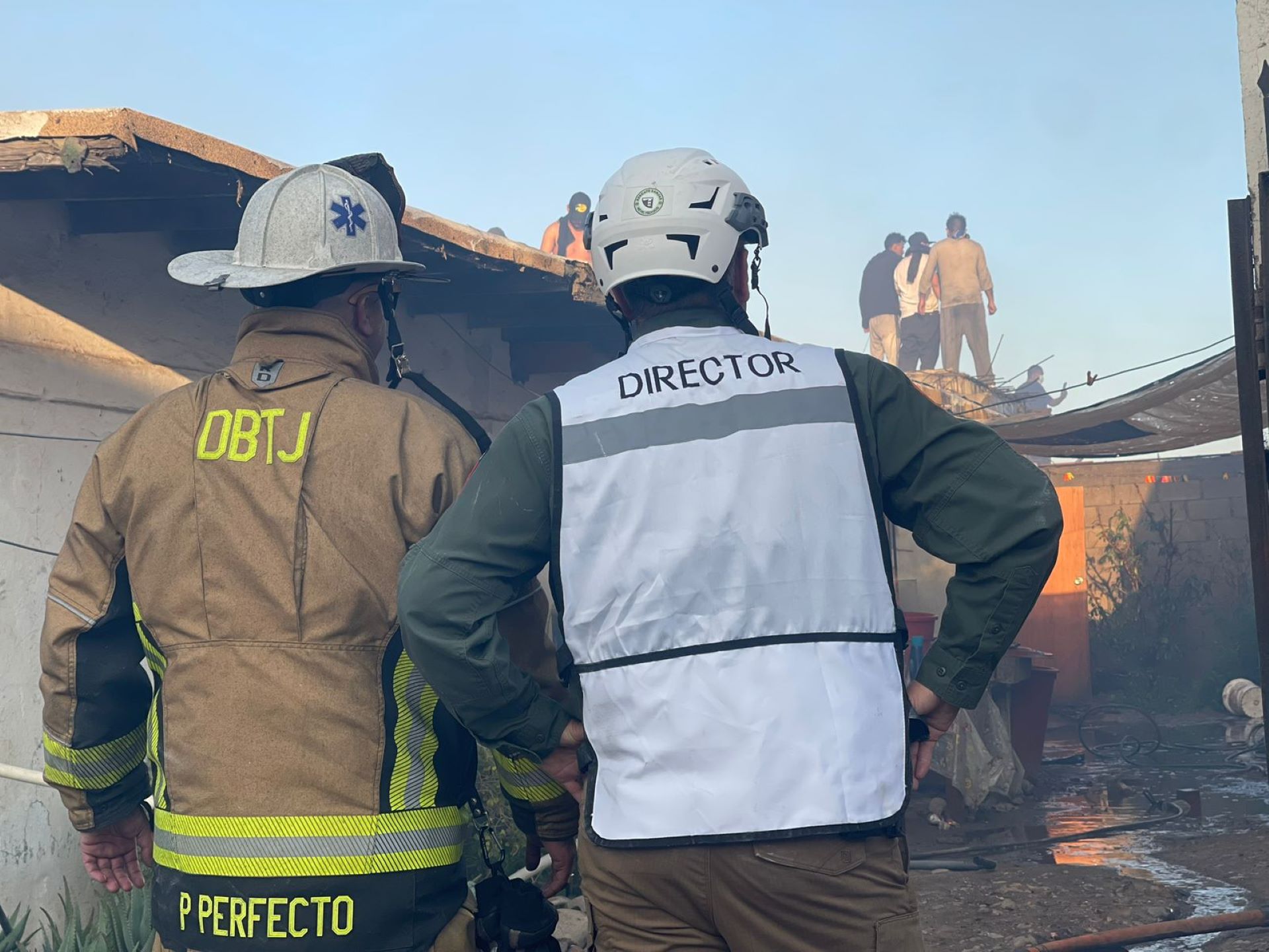 Atiende XXV Ayuntamiento de Tijuana a familias afectadas tras incendio en Pedregal de Santa Julia