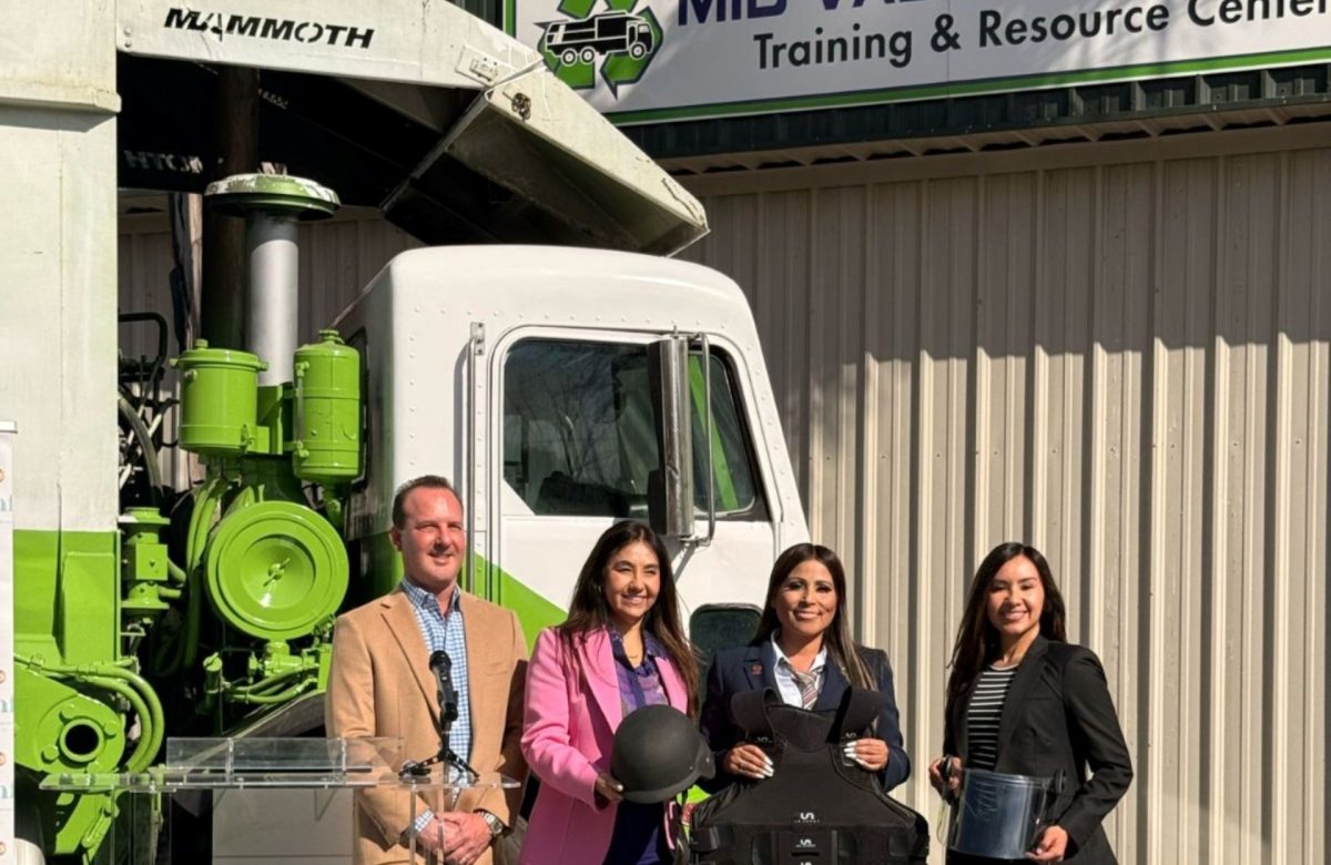 Recibe gobierno de Claudia Agatón donativo en Fresno, CA