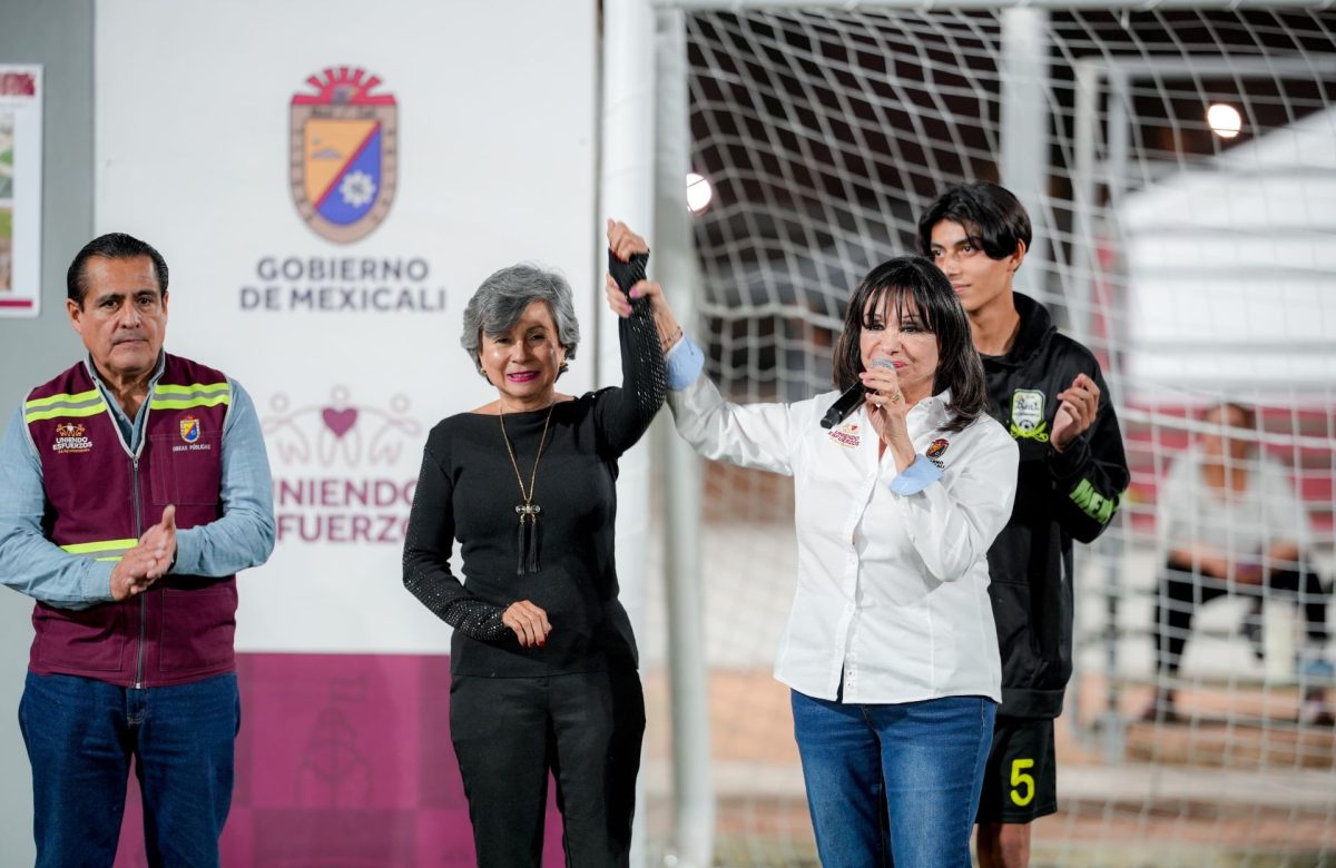 La comunidad que más pagó el predial: Norma Bustamante entrega Unidad Deportiva Independencia renovada