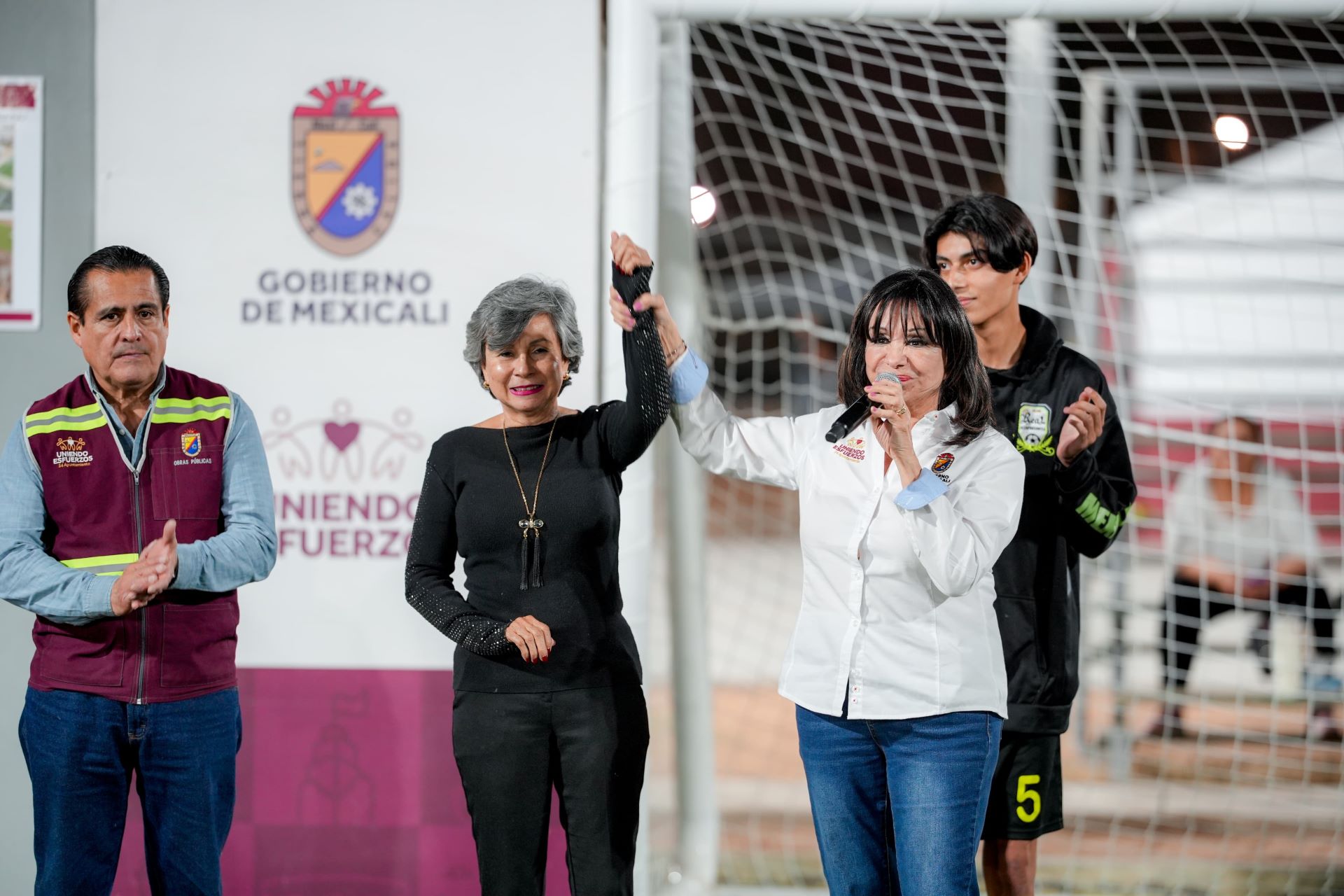 La comunidad que más pagó el predial: Norma Bustamante entrega Unidad Deportiva Independencia renovada