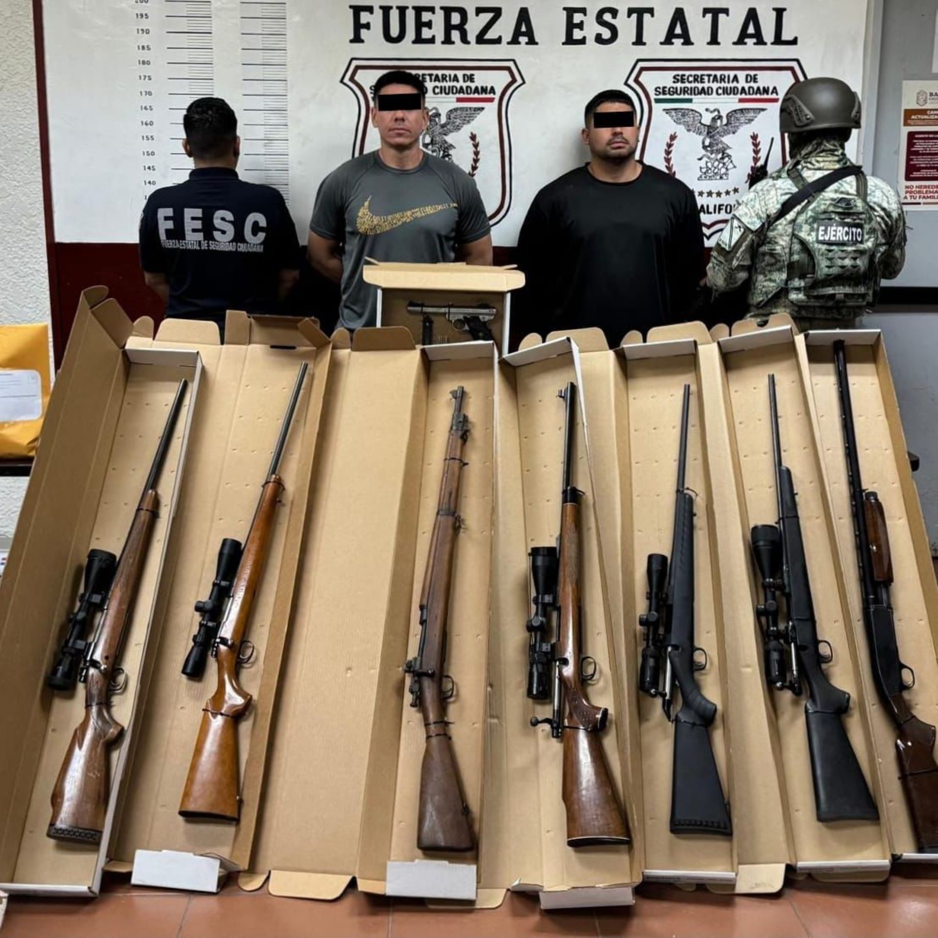 Logran FESC y Sedena detención de dos hombres armados en el Valle de Mexicali