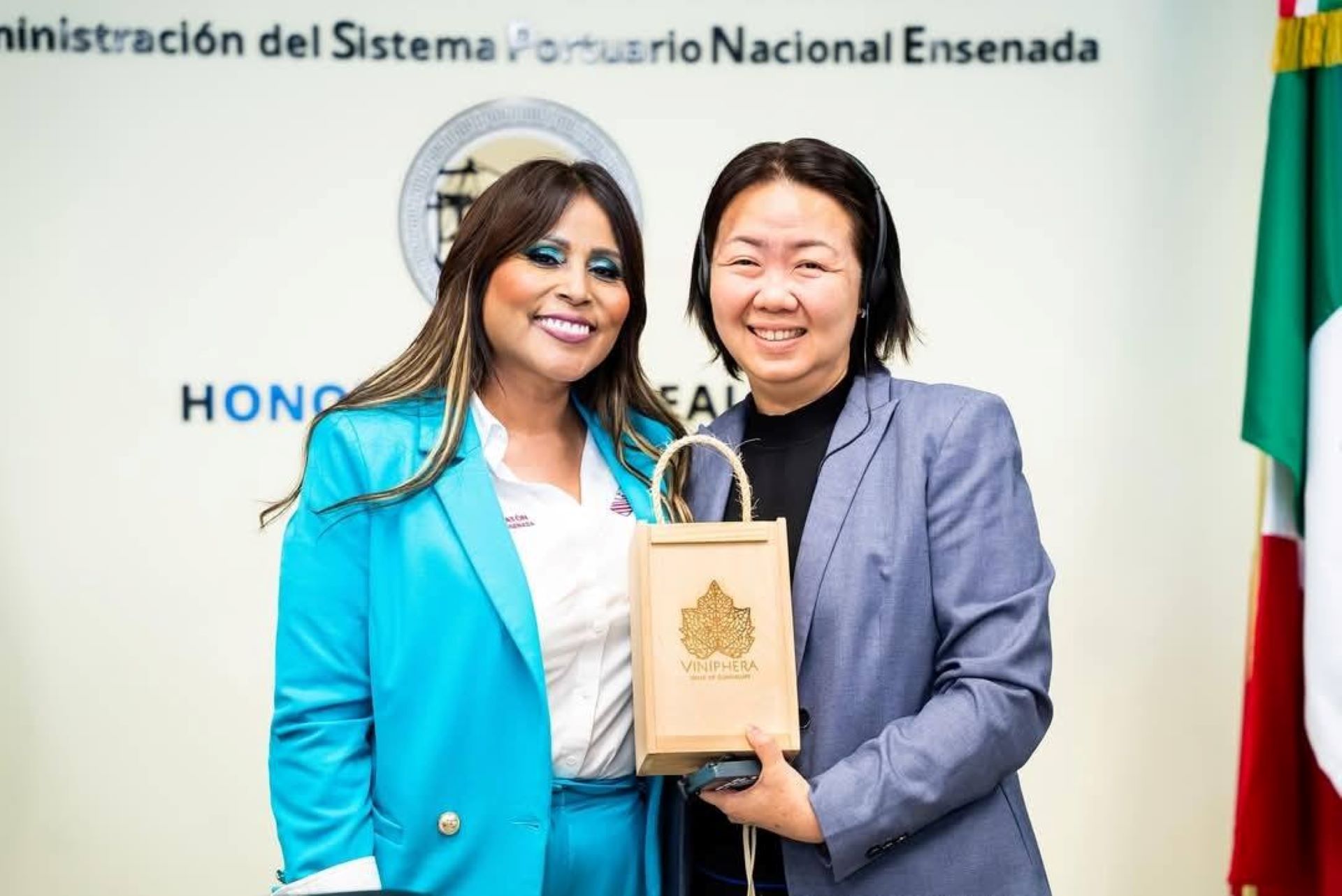 Sostiene alcaldesa Claudia Agatón reunión con representantes de PSA de Singapur