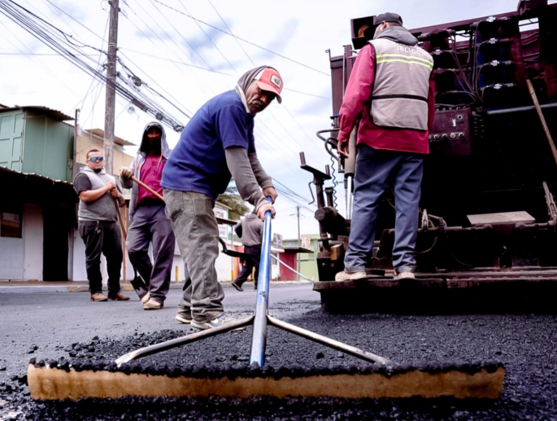Intensifica Gobierno de Ensenada Trabajos de Bacheo en la Ciudad