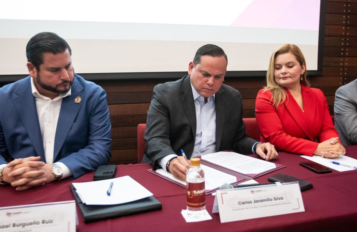 Firma Ismael Burgueño y sector empresarial Carta Compromiso ‘Autorregulación para el Impulso al Desarrollo Económico