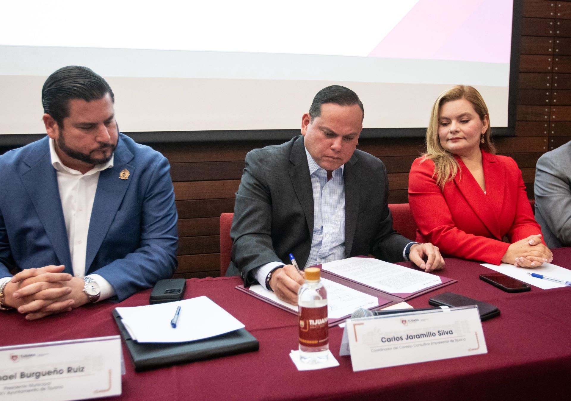 Firma Ismael Burgueño y sector empresarial Carta Compromiso ‘Autorregulación para el Impulso al Desarrollo Económico