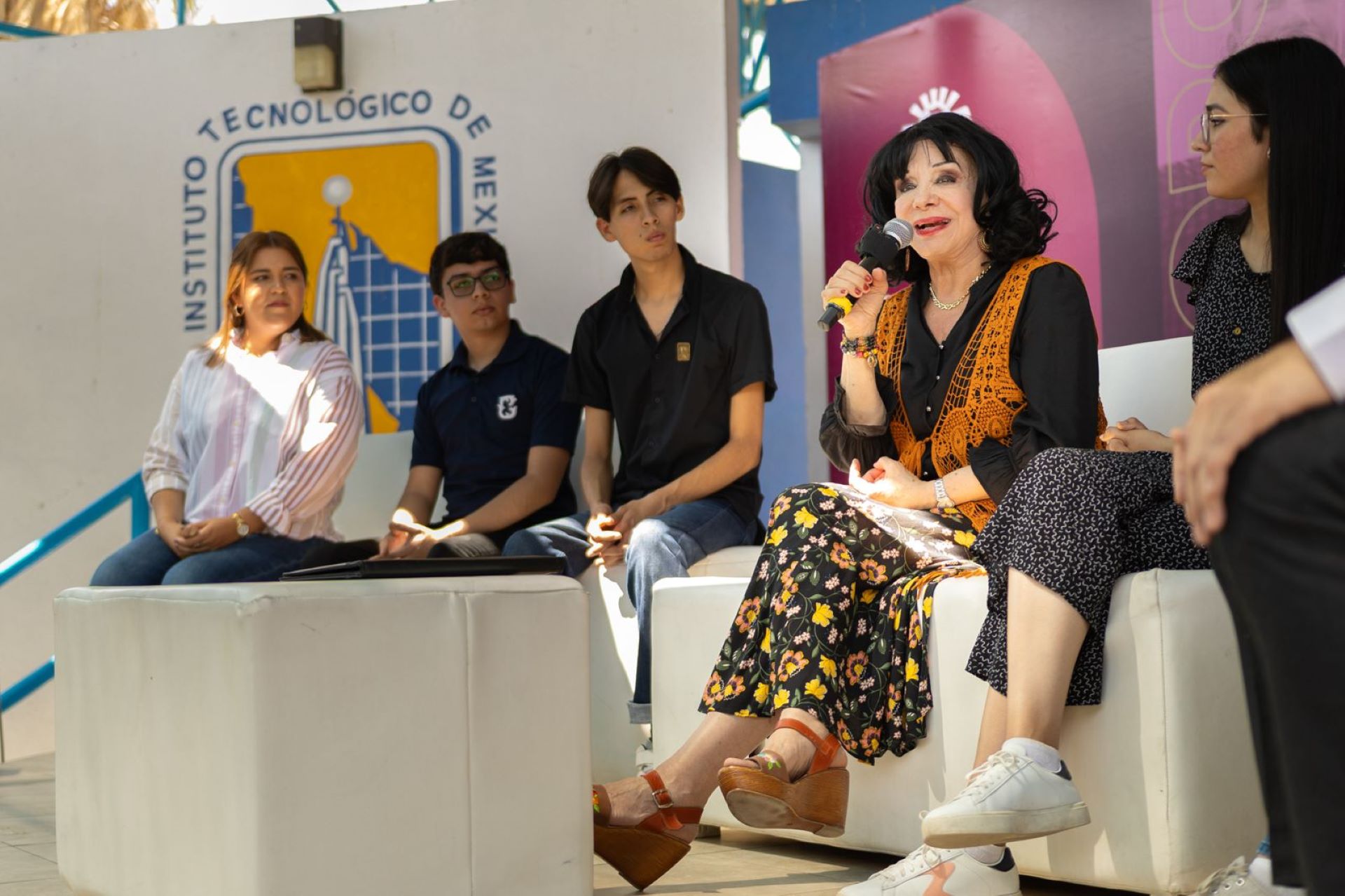 Foro “Uniendo Esfuerzos”: estudiantes del ITM y alcaldesa Norma Bustamante intercambian ideas