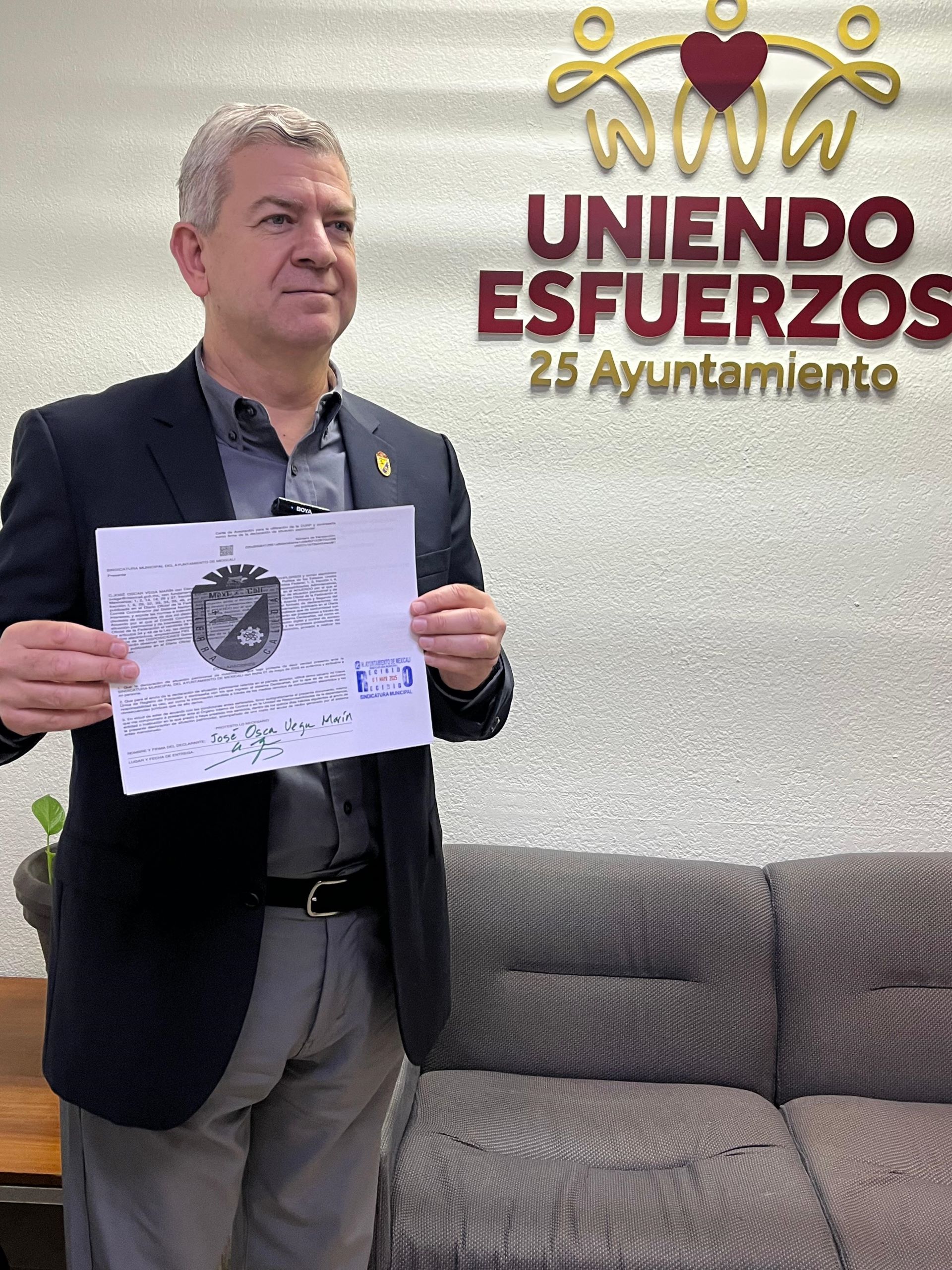 Presenta síndico Óscar Vega Marín declaración patrimonial de modificación 2025