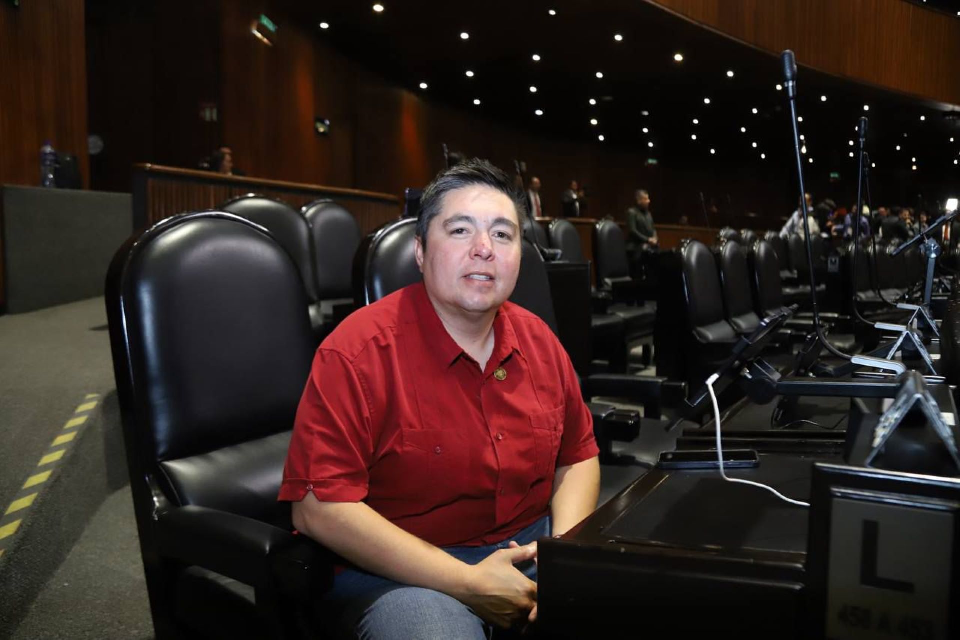 Diputado Armando Samaniego explica gradualidad en la reducción de la jornada laboral