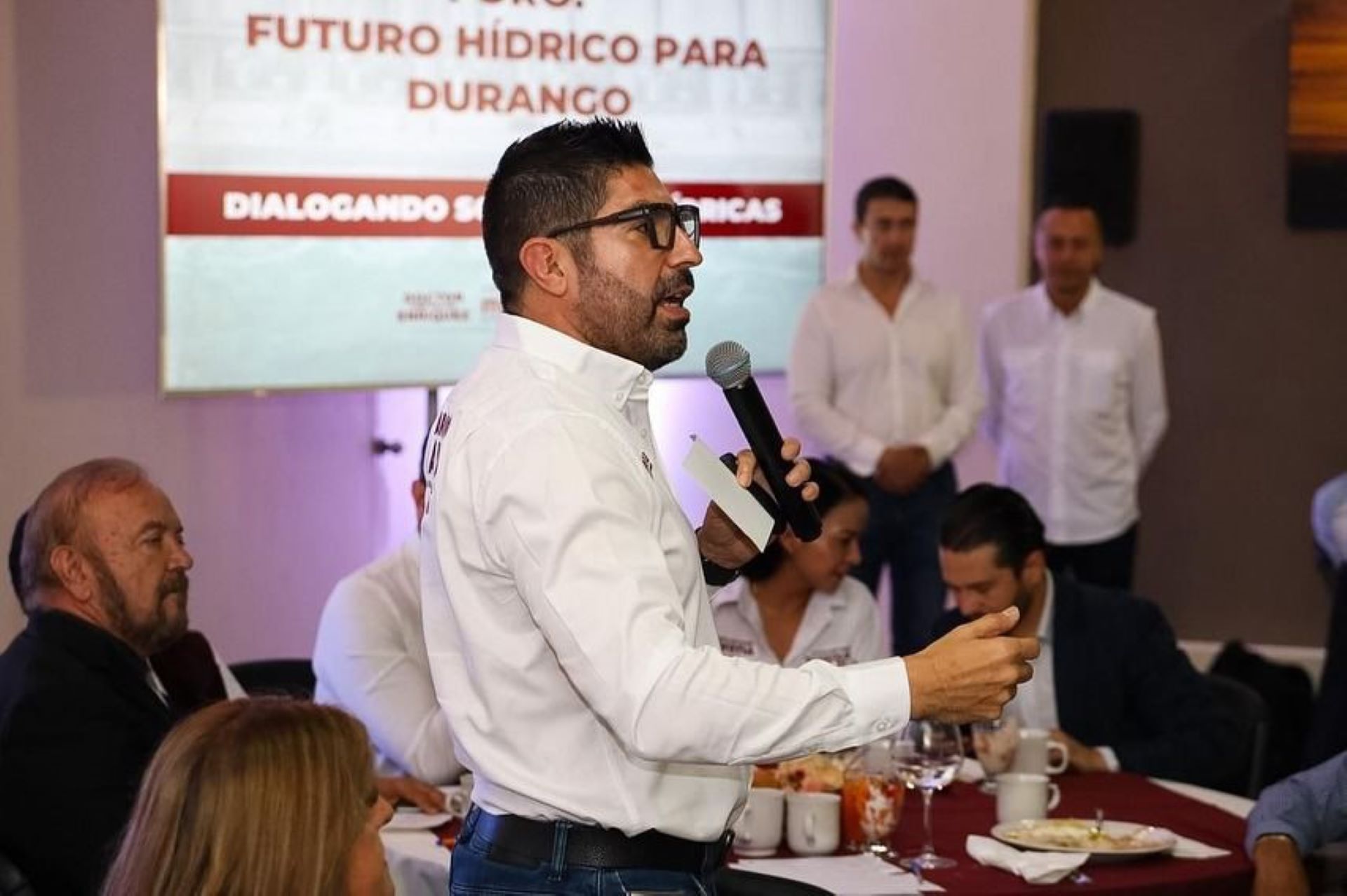 Reafirma Armando Ayala su compromiso por el derecho al agua en el foro “Futuro Hídrico para Durango”