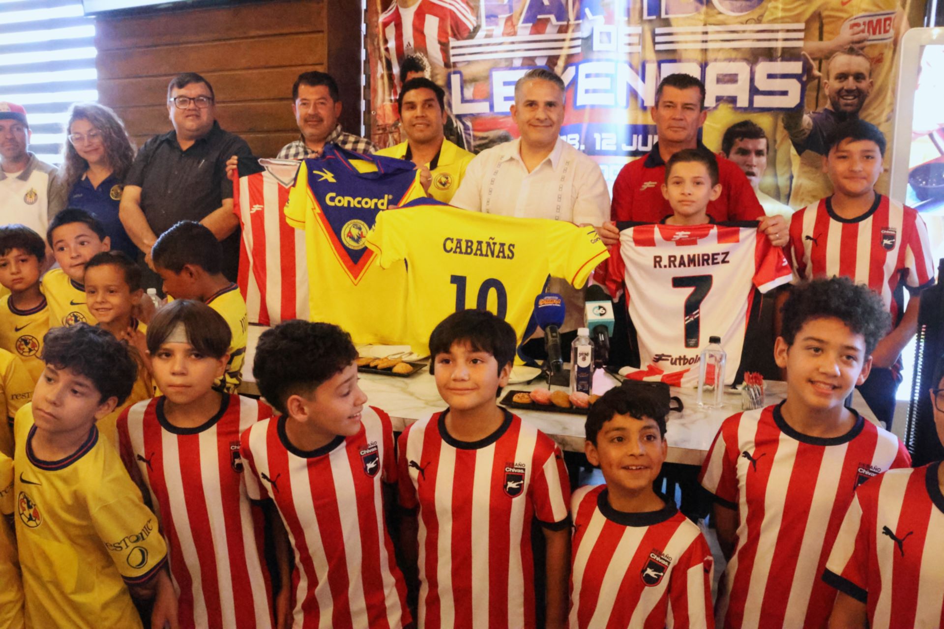 Invitan al Partido de Leyendas del América y las Chivas en el “Nido de los Águilas”