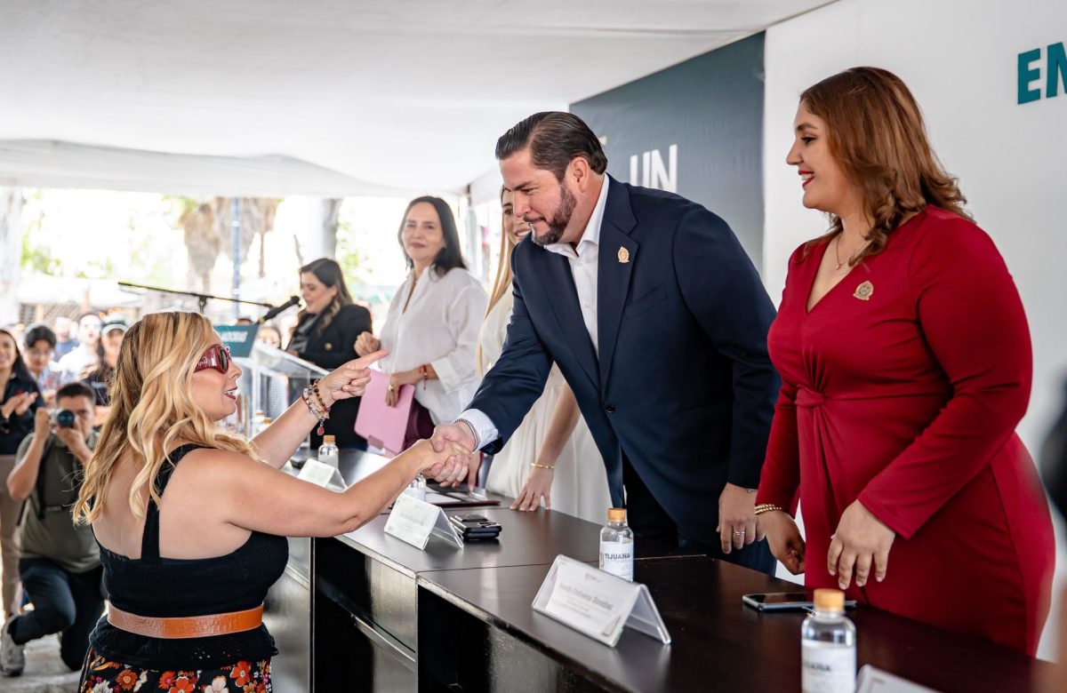 Toma protesta Ismael Burgueño a Embajadoras de la Salud hacia la construcción de comunidades saludables
