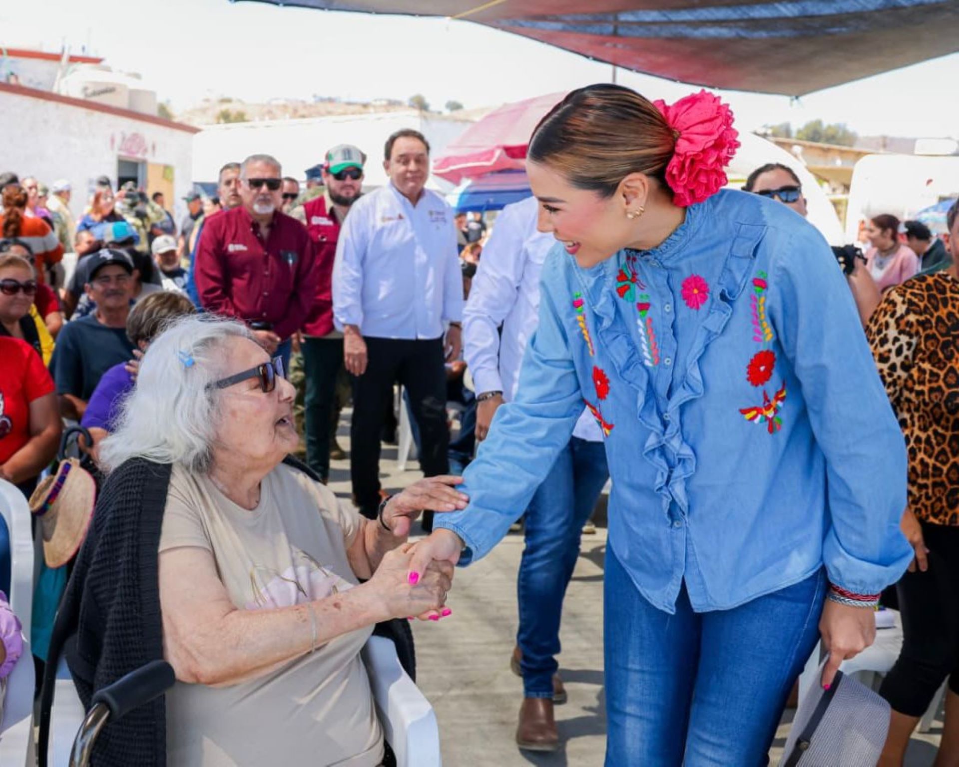 Llegan apoyos y servicios para la comunidad de Isla de Cedros en gobierno de Marina del Pilar