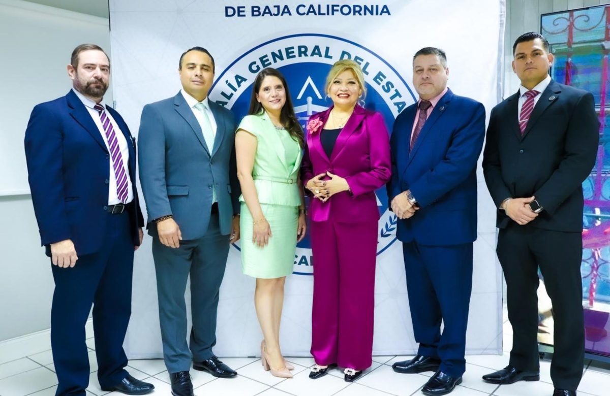 Nombra Fiscal General Dra. Ma. Elena Andrade Ramírez como Fiscal Central a José Antonio Lozano Blancas